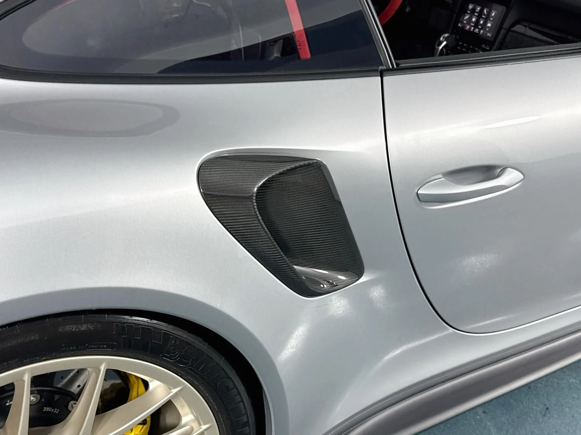 mph060_2790829622_Used_2018_Porsche_911_GT_2_RS_1785871806_3c507c47cf