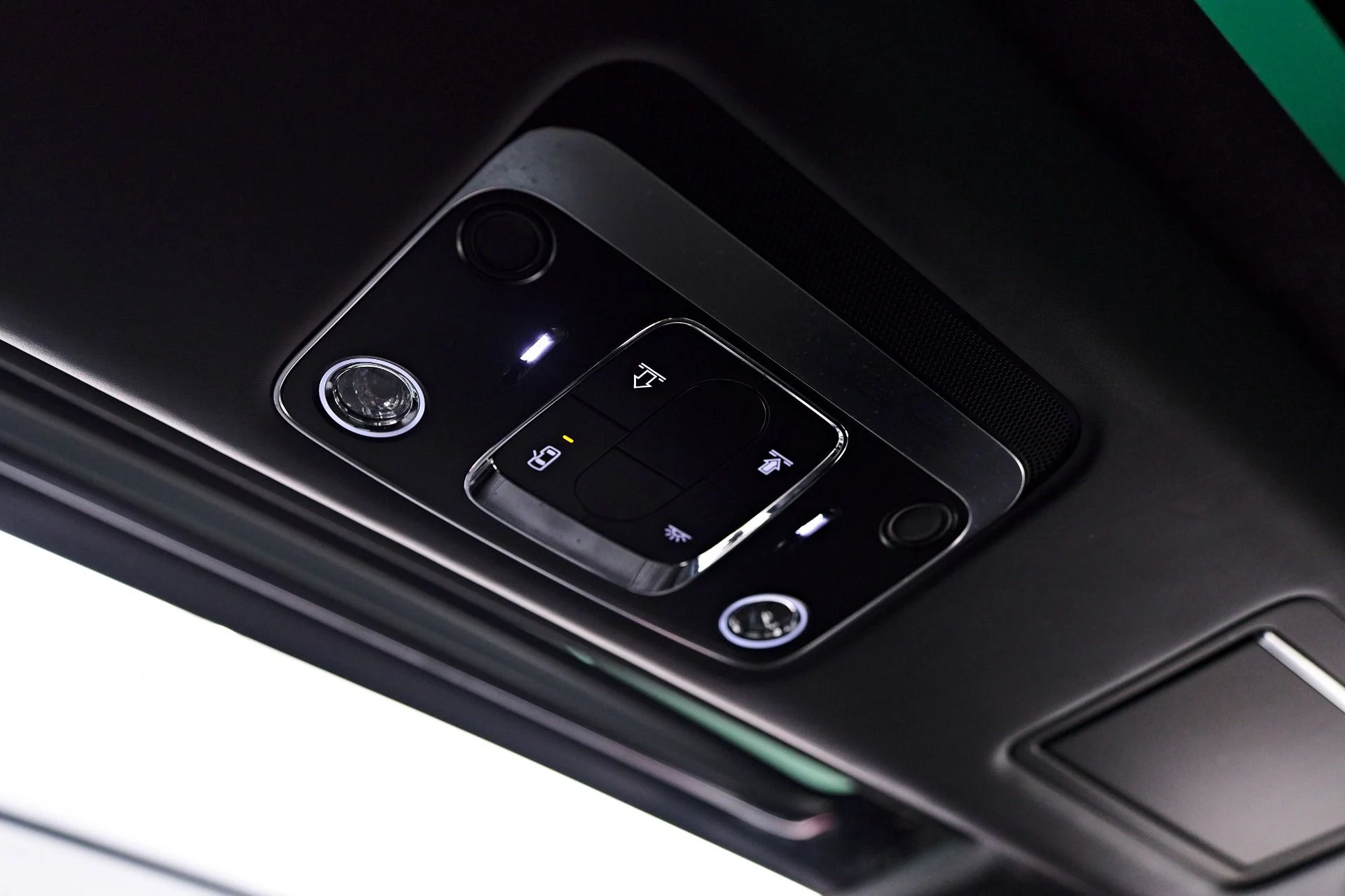 mph060_2794793598_Used_2021_Bentley_Flying_Spur_W12_1754099984_24022ea8c4