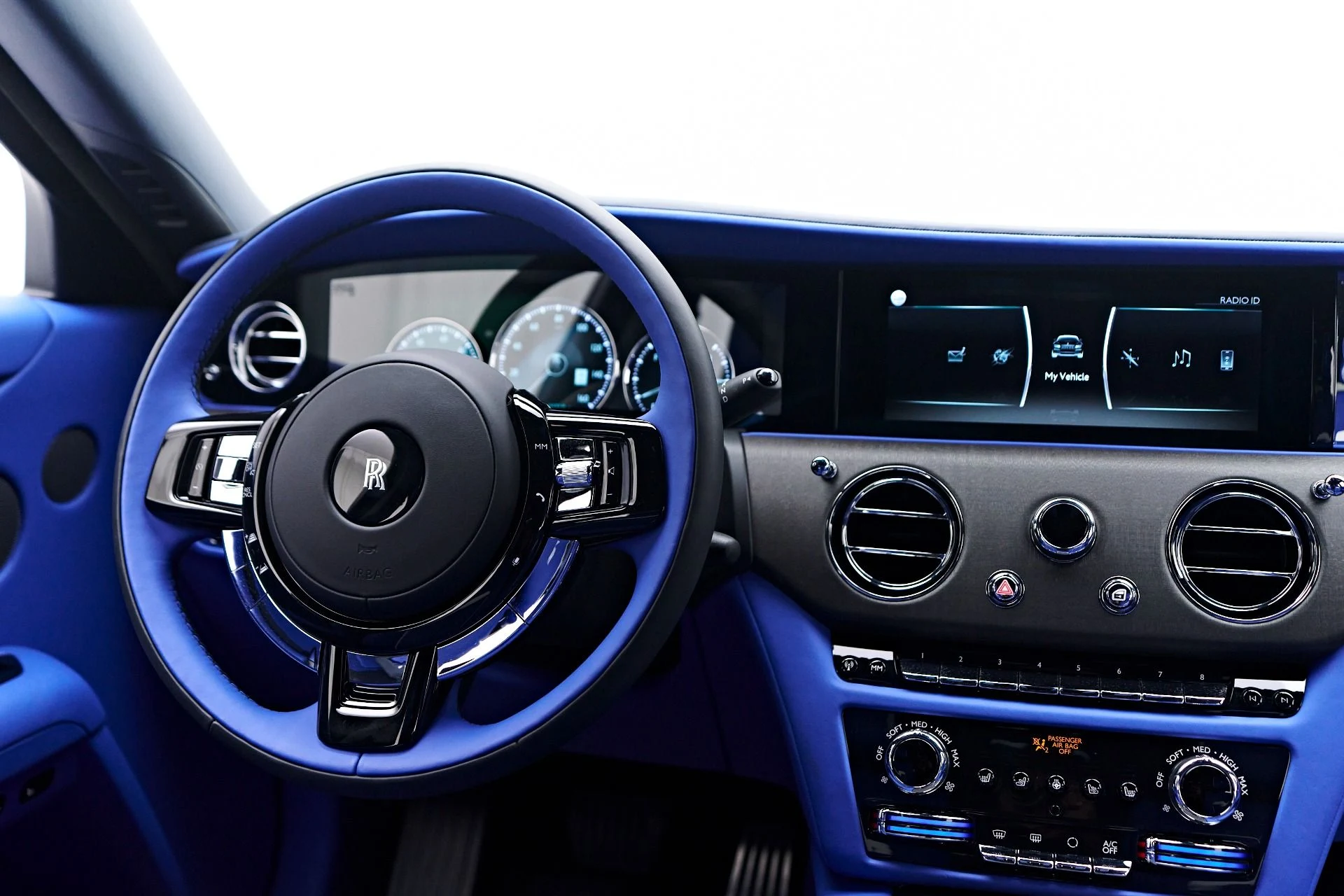 mph060_2798336209_Used_2024_Rolls_Royce_Ghost_Base_1757190855_3d239e4803