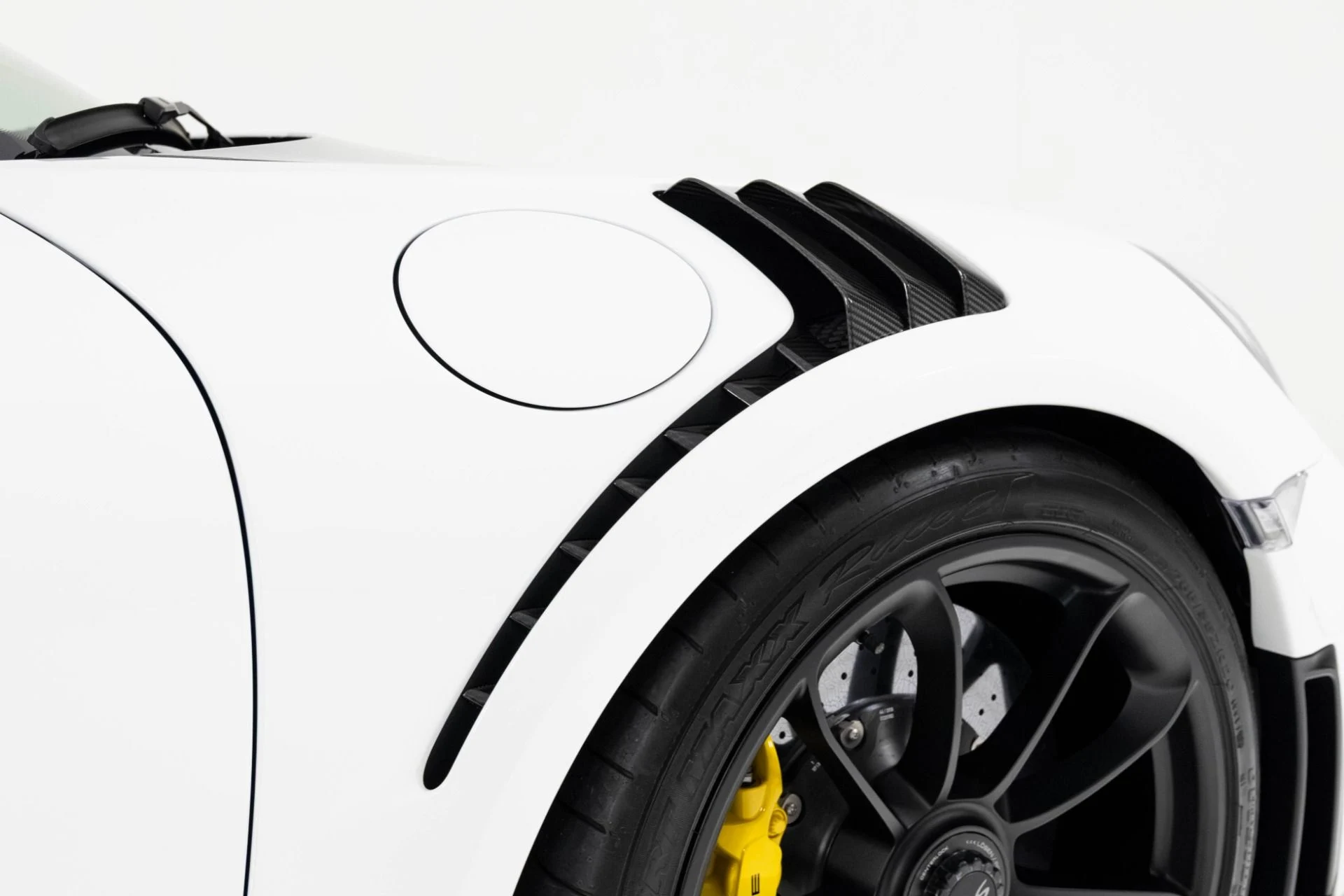 mph060_2843432730_Used_2018_Porsche_911_GT_2_RS_1763508422_2f14777ffd