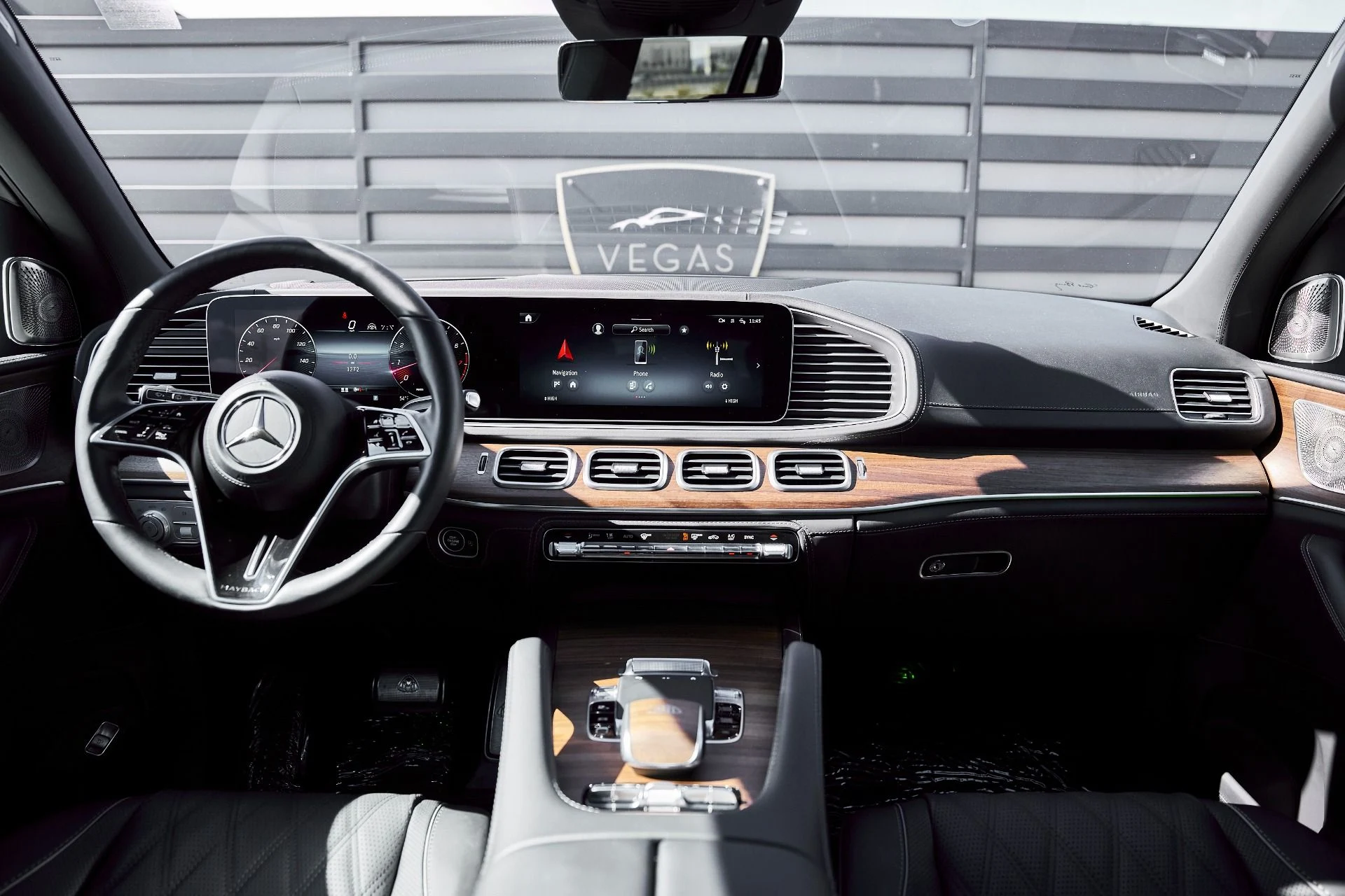 mph060_2846790512_Used_2025_Mercedes_Benz_GLS_Maybach_GLS_600_1771467926_682c1669cb