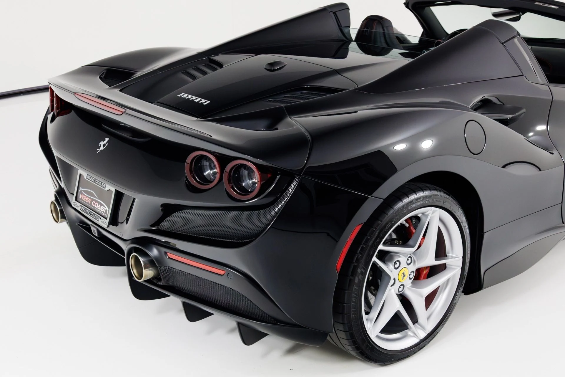 mph060_2894274124_Used_2022_Ferrari_F8_Spider_1769204219_477fceb589