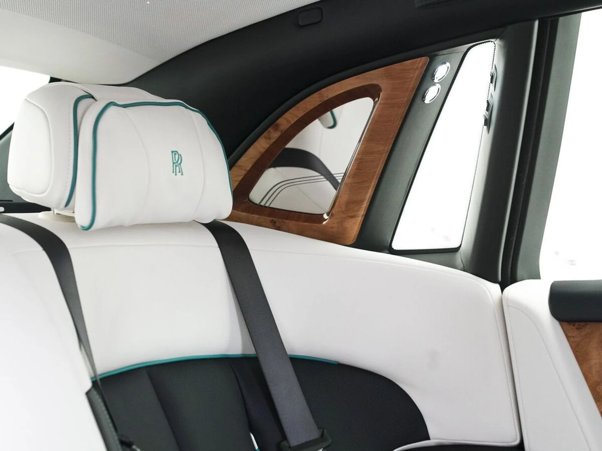 mph060_2897348500_cke9fctodze8uhedqc3kean727l2_c4f360dd53