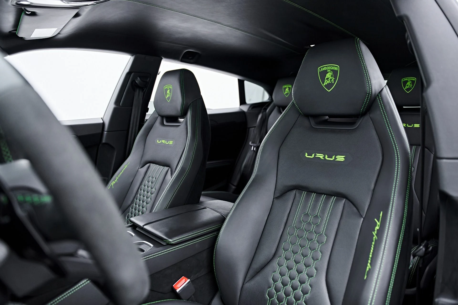mph060_2925624195_Used_2023_Lamborghini_Urus_Performante_1790376354_3fd5d35f68