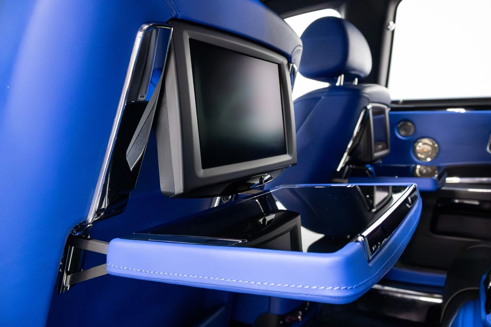 mph060_2934413033_Used_2017_Rolls_Royce_Ghost_Black_Badge_1764012368_21e0a60b02