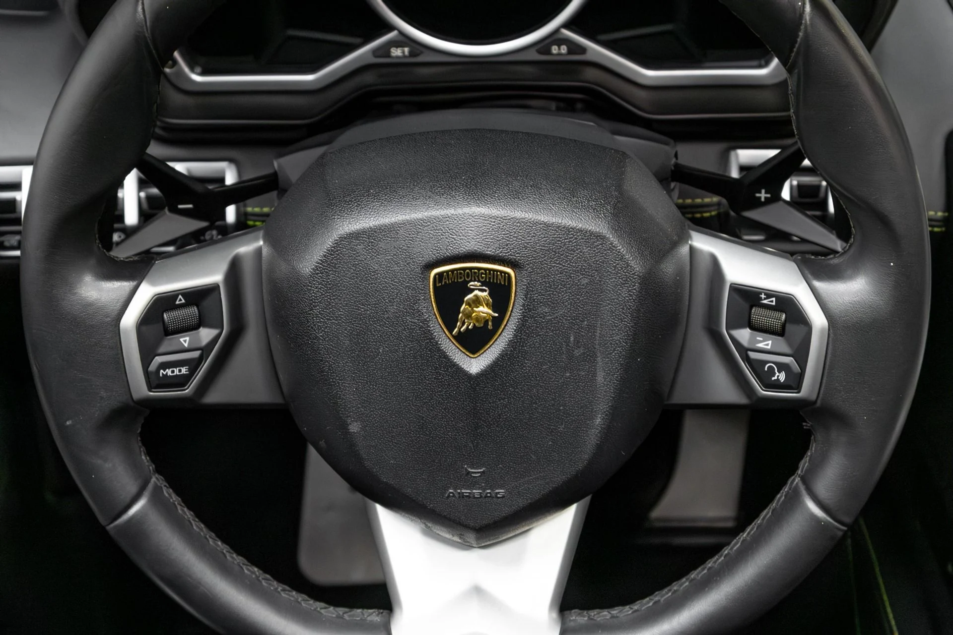 mph060_2969466076_Used_2015_Lamborghini_Aventador_1764723845_c784a9f8c0