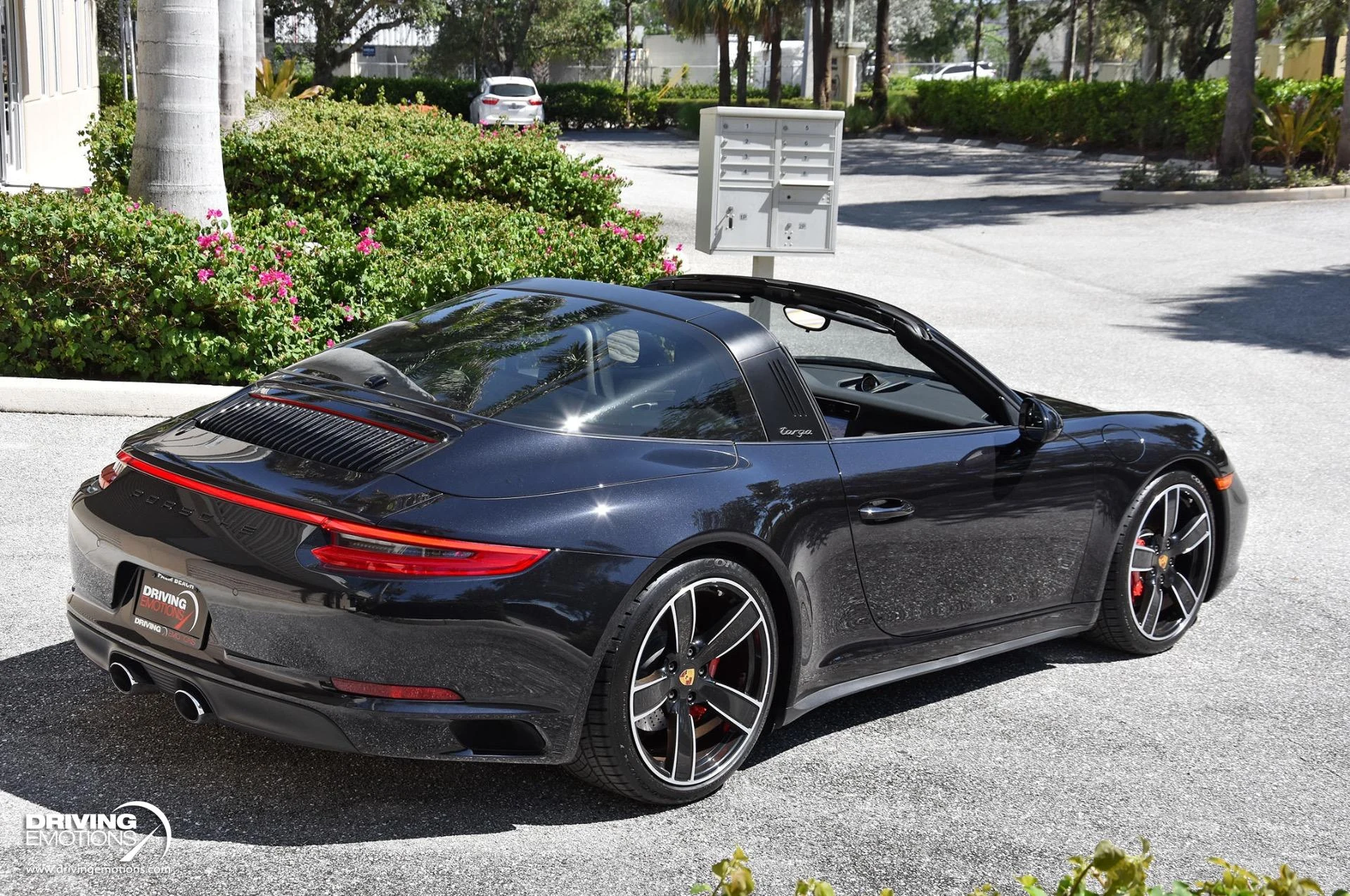 mph060_299760104_868_p61_l_460321ed1a