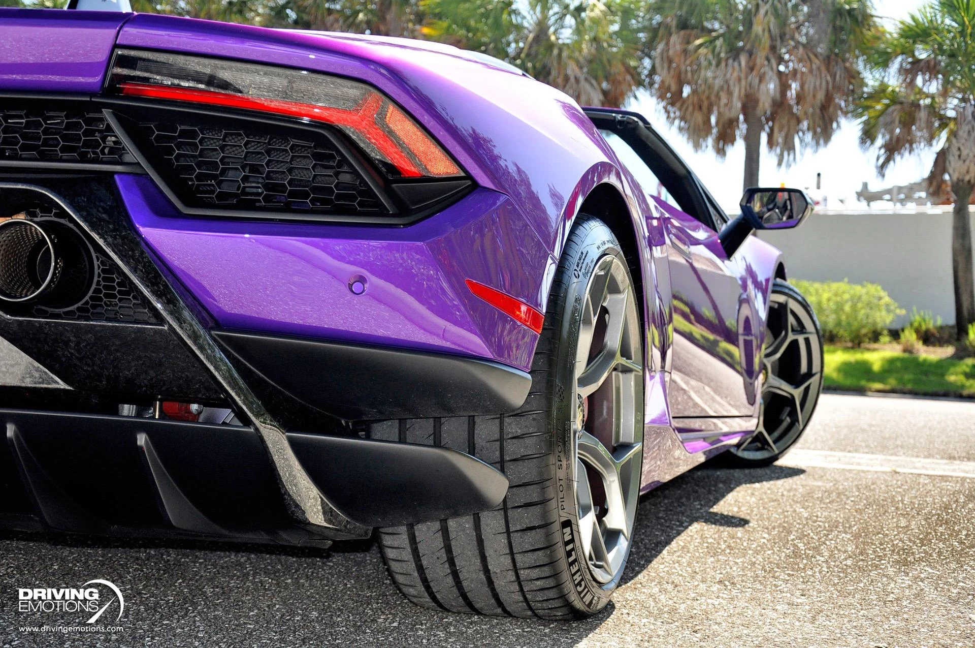 mph060_3012071389_863_p61_l_3ea3d27527