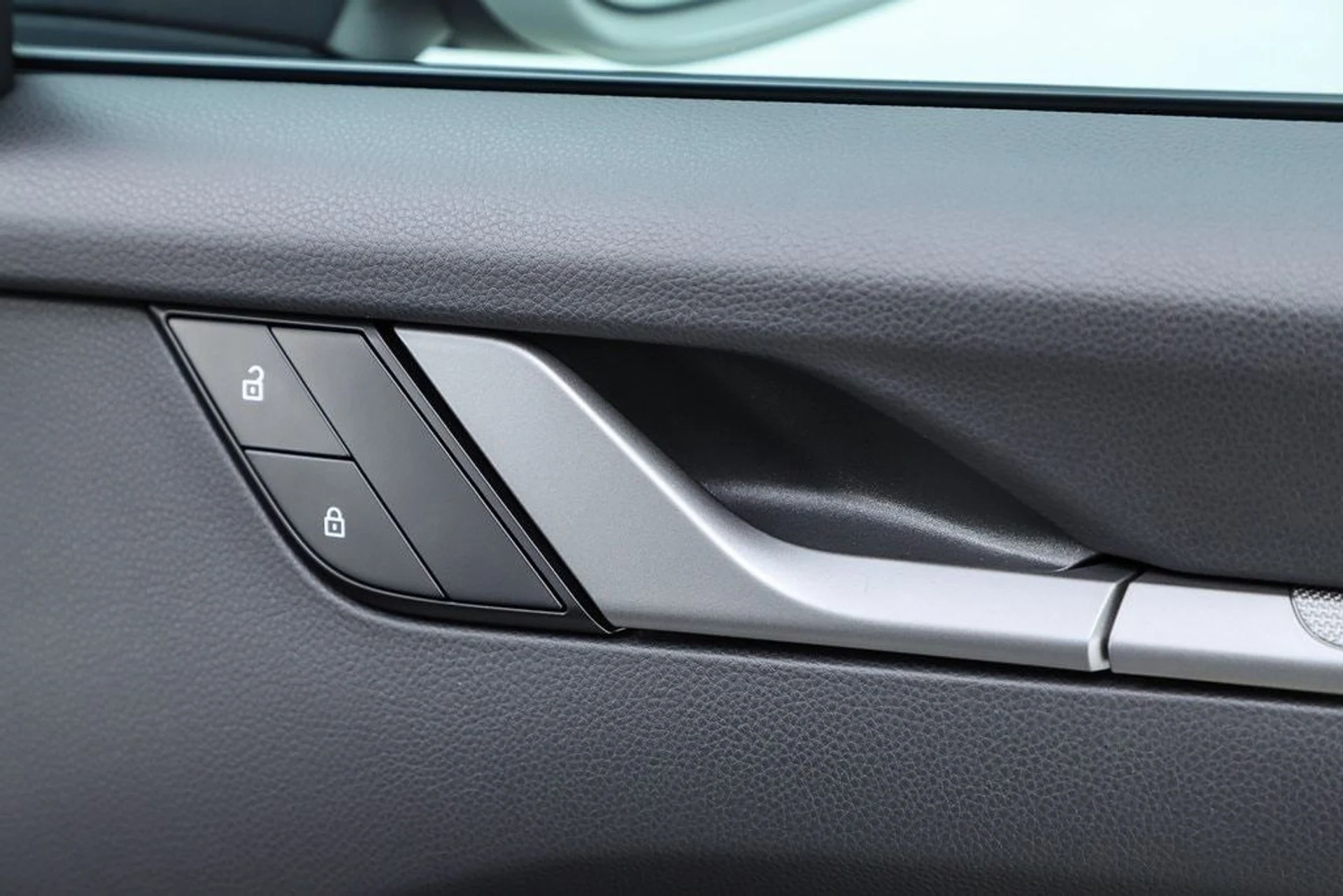 mph060_3033090365_d7acf919cb007e67fb80b6c2b8202855x_f4304282ae