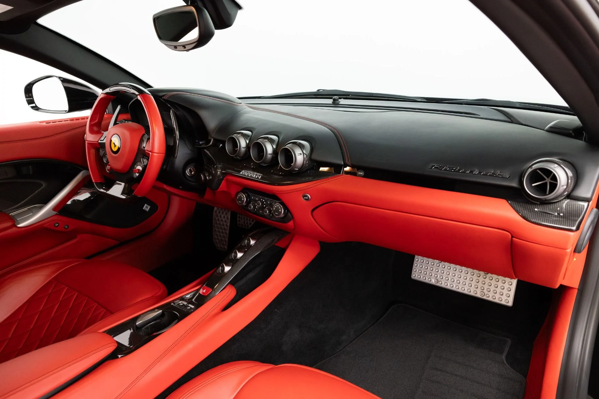 mph060_3054360171_Used_2014_Ferrari_F12berlinetta_1784559579_44caf599c5