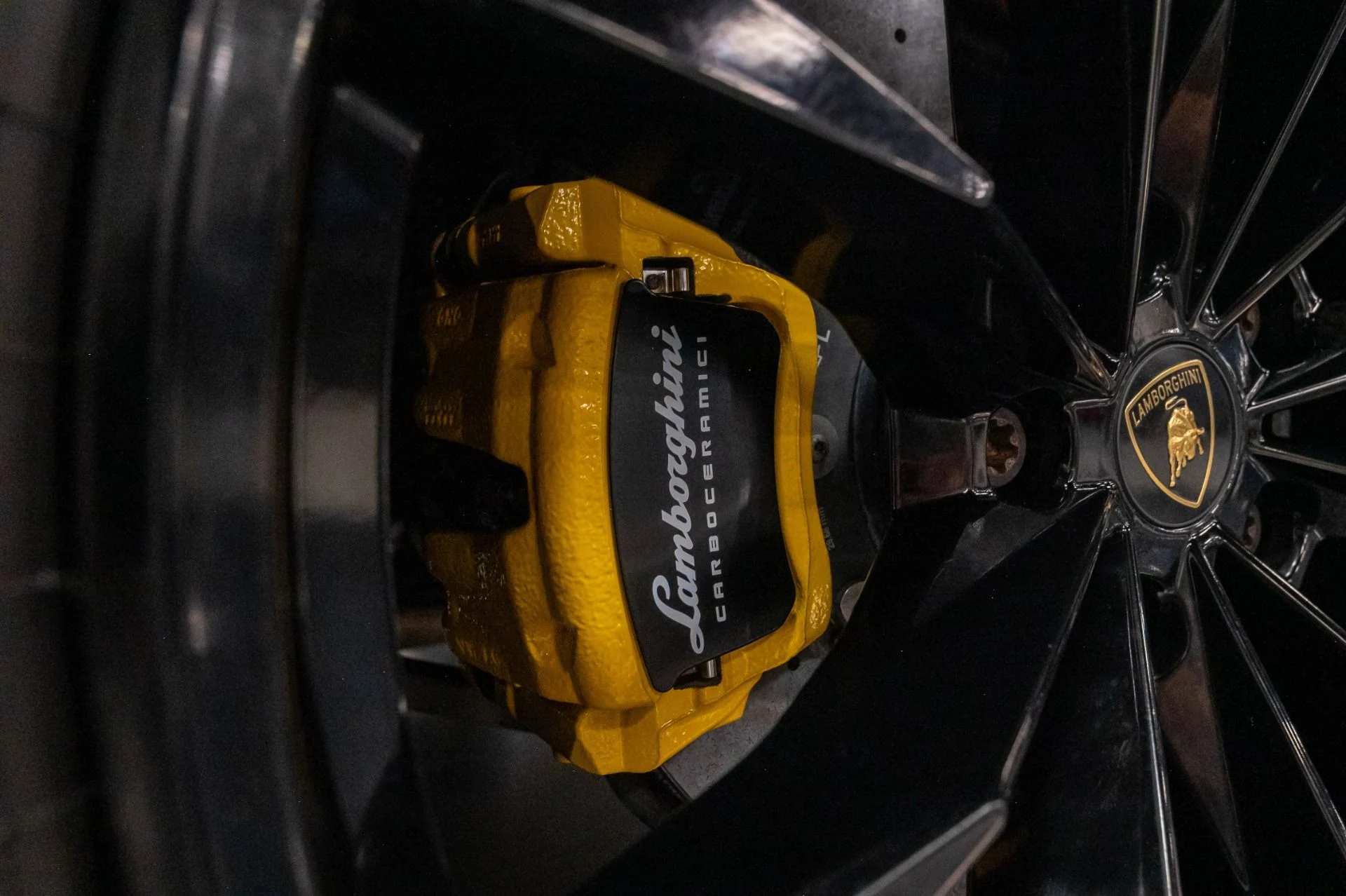 mph060_3097498524_Used_2019_Lamborghini_Urus_1786985122_e712c9c7d2