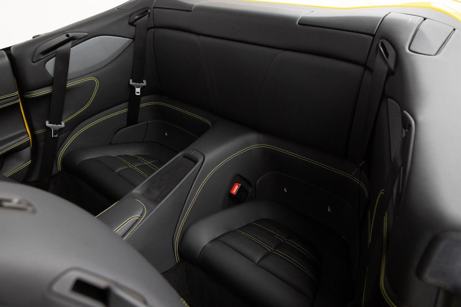 mph060_3105870061_Used_2020_Ferrari_Portofino_1777367940_45b875b8f4