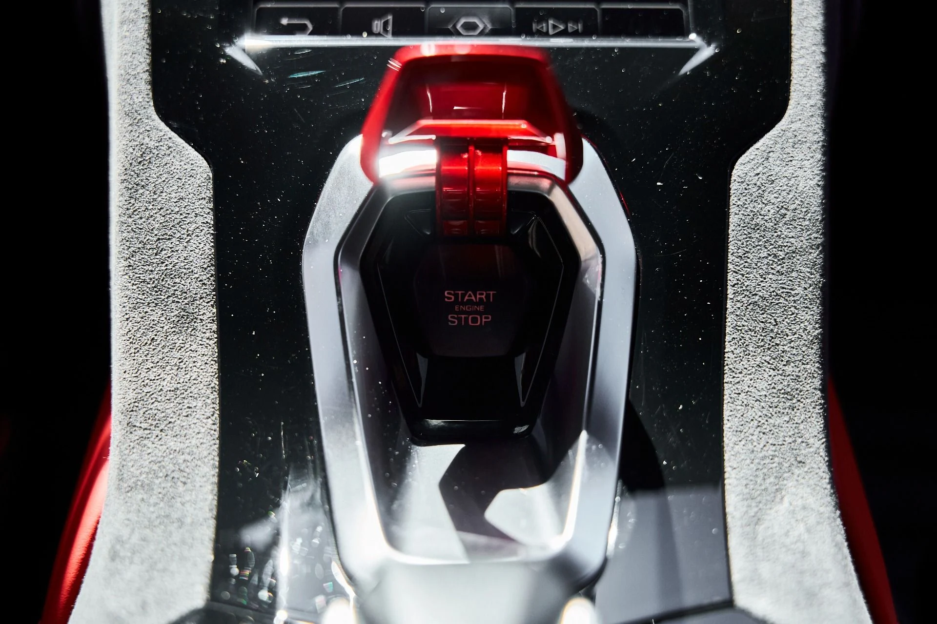 mph060_3120092396_Used_2023_Lamborghini_Huracan_1778117667_666a9c74ab