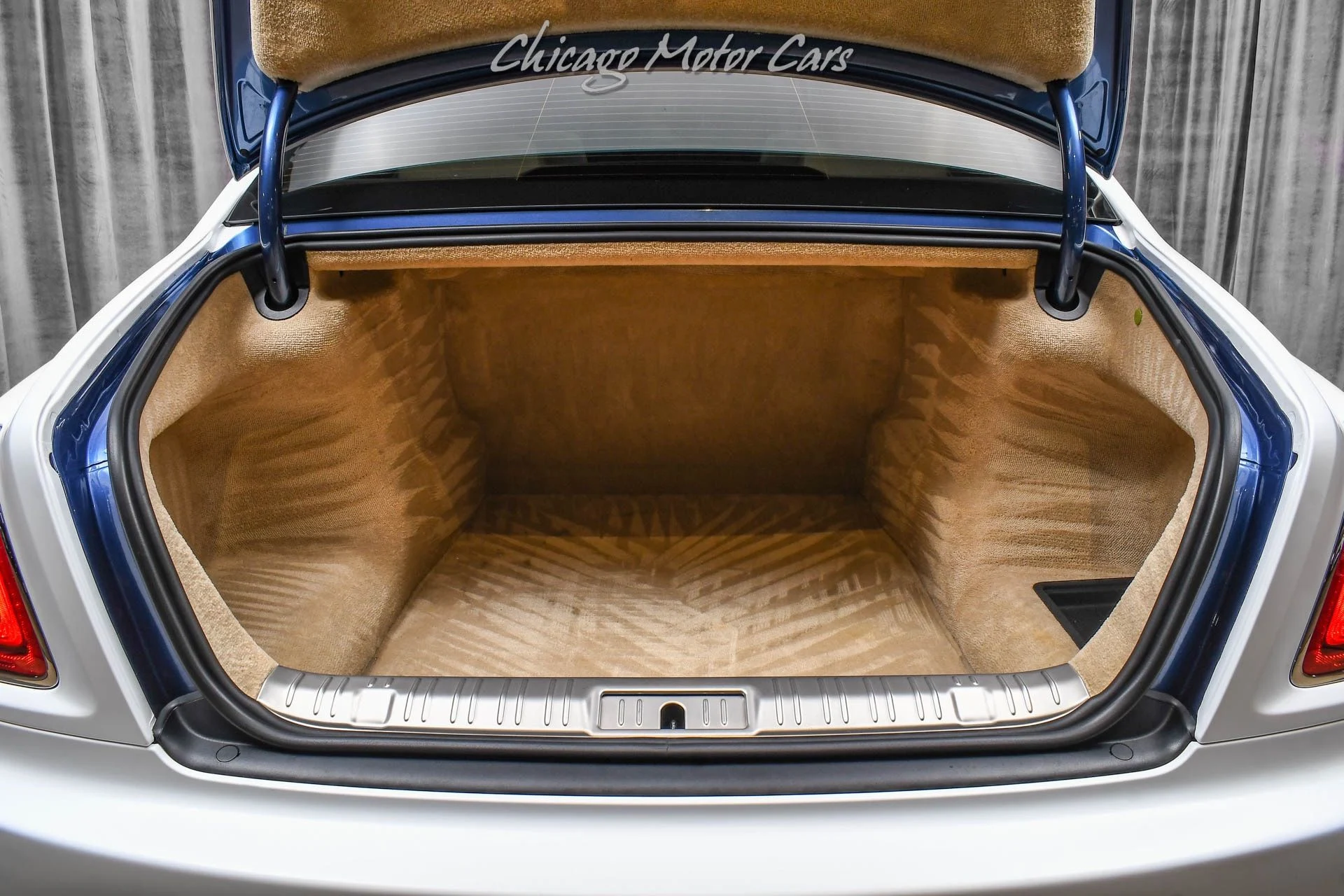 mph060_3125978890_13434_p61_l_2f4b635876