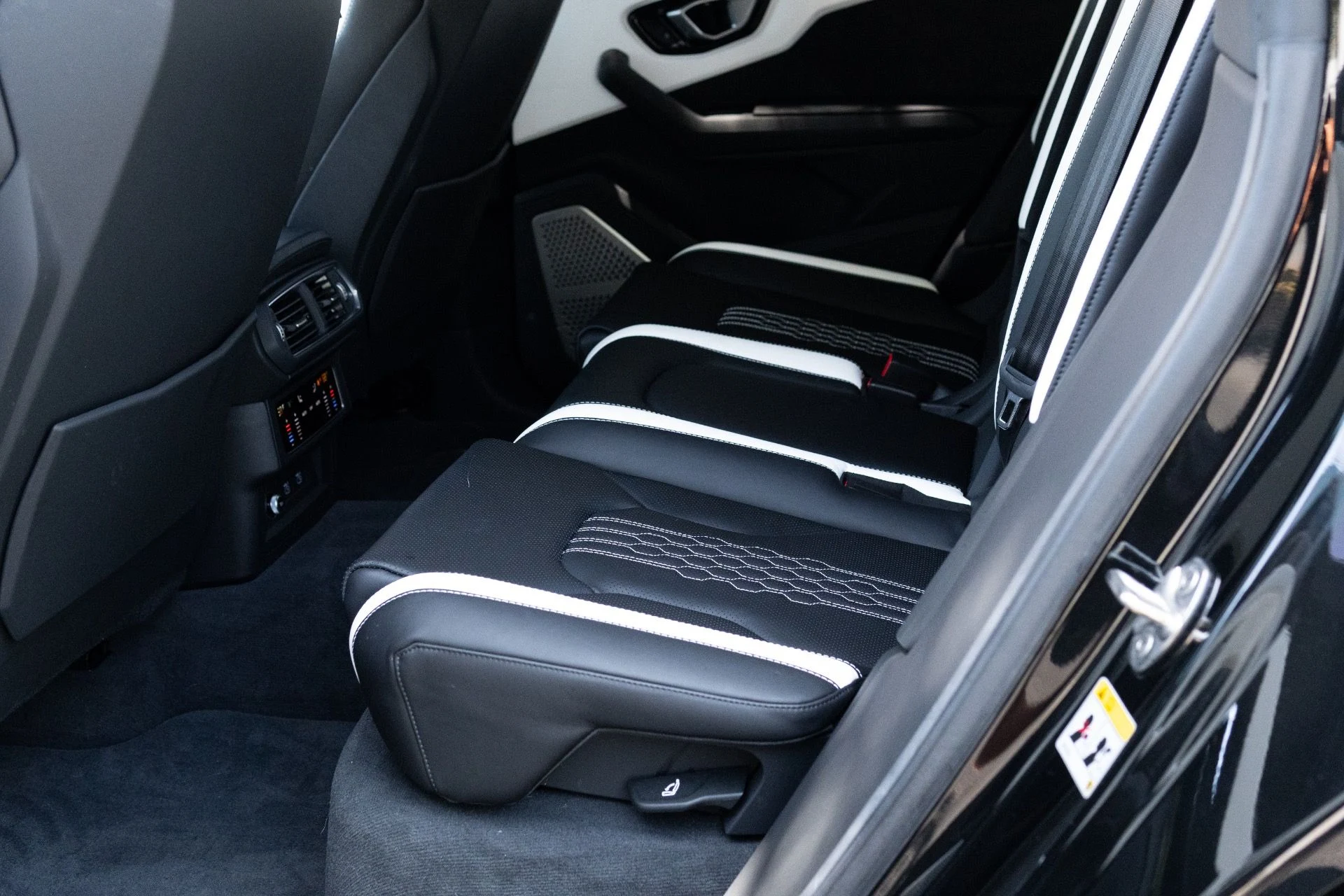 mph060_3154002096_Used_2023_Lamborghini_Urus_S_1780940773_622e810b14