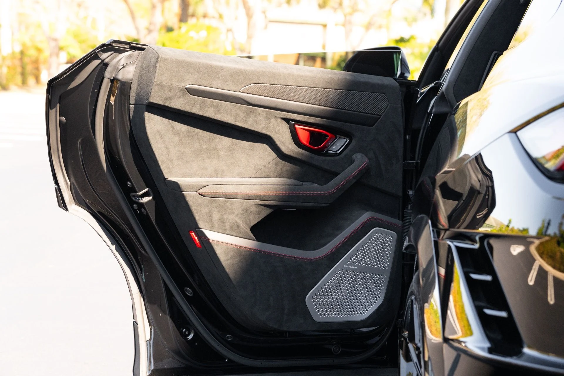 mph060_3161235138_Used_2024_Lamborghini_Urus_Performante_1770940170_51ecb98cdb