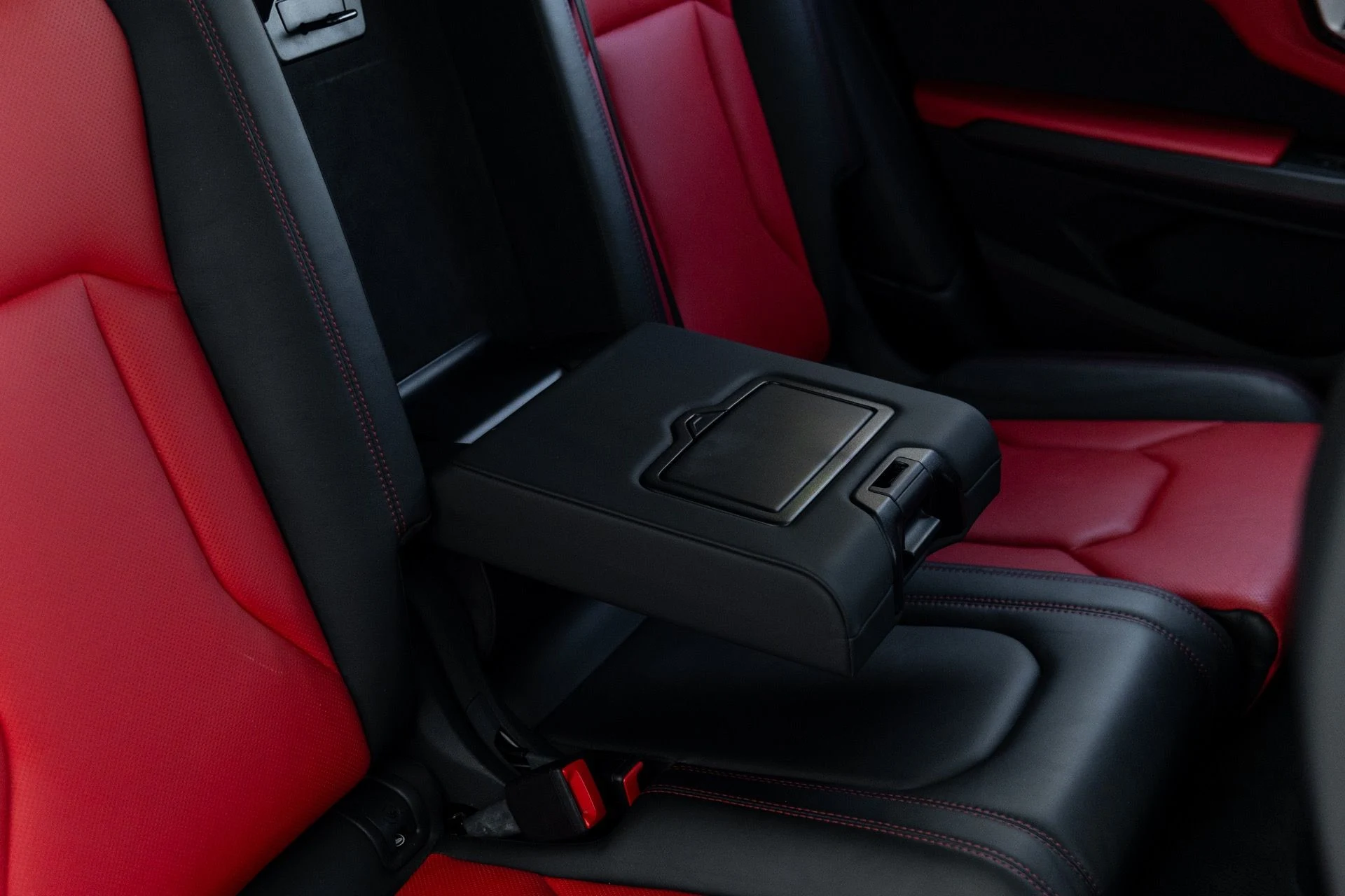 mph060_3165408476_Used_2021_Lamborghini_Urus_1767069795_4733018386