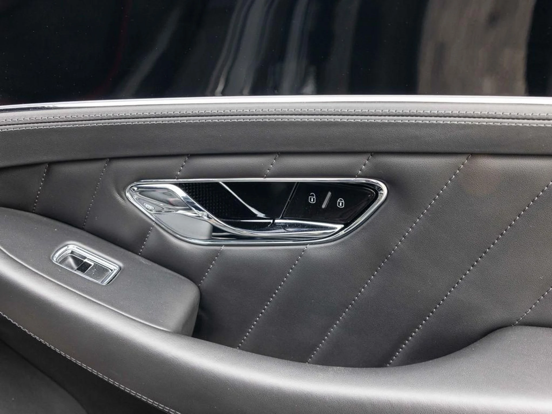 mph060_3181166406_502891109_69c2b0aa0101ed4b1a208291_aa5af5e504