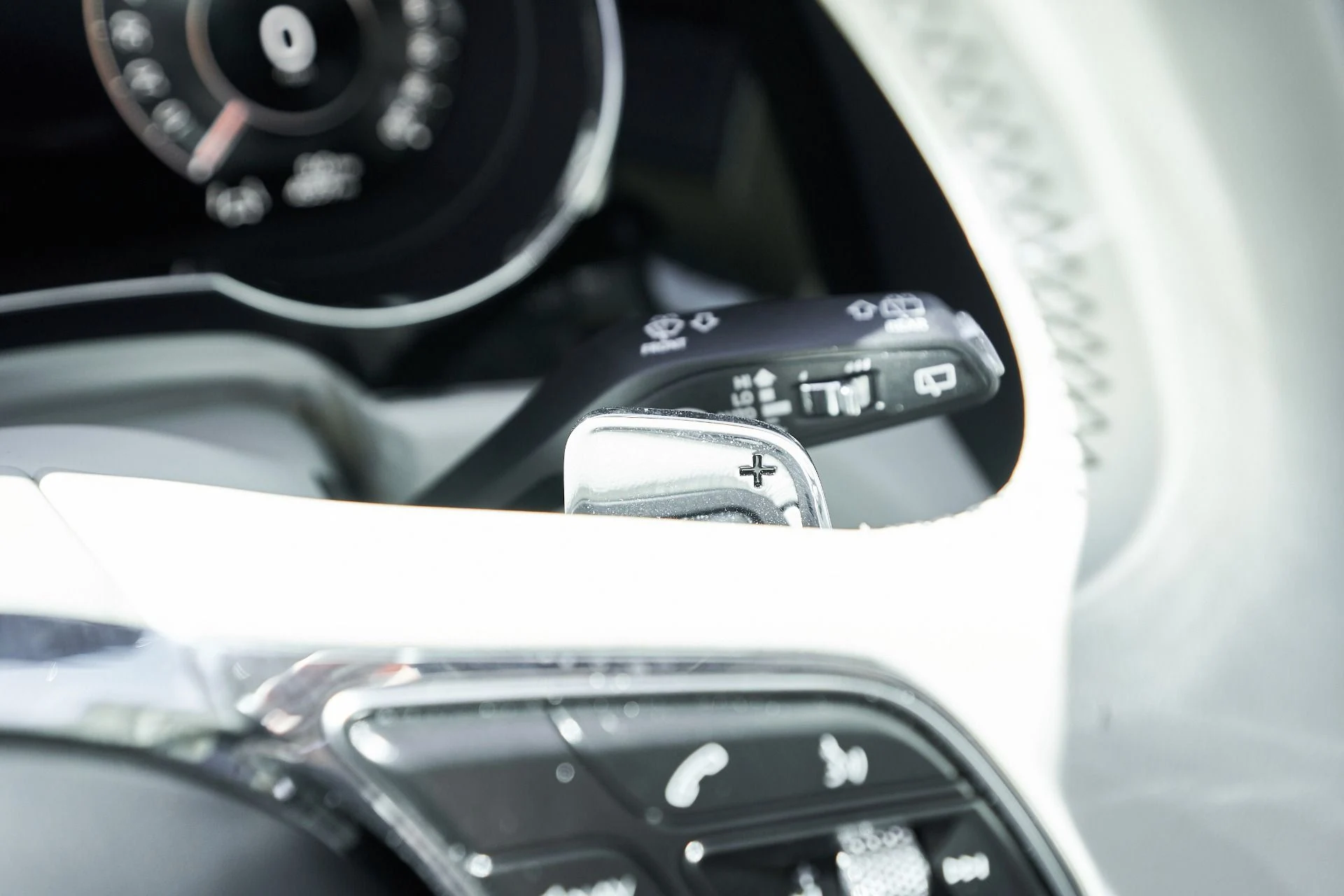 mph060_3188161117_Used_2024_Bentley_Bentayga_Hybrid_S_1759985924_2b0b0090f5