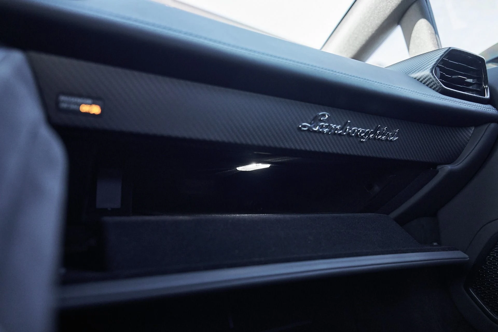 mph060_3203756521_Used_2023_Lamborghini_Huracan_Tecnica_Base_1766024679_c9e7f22f1c