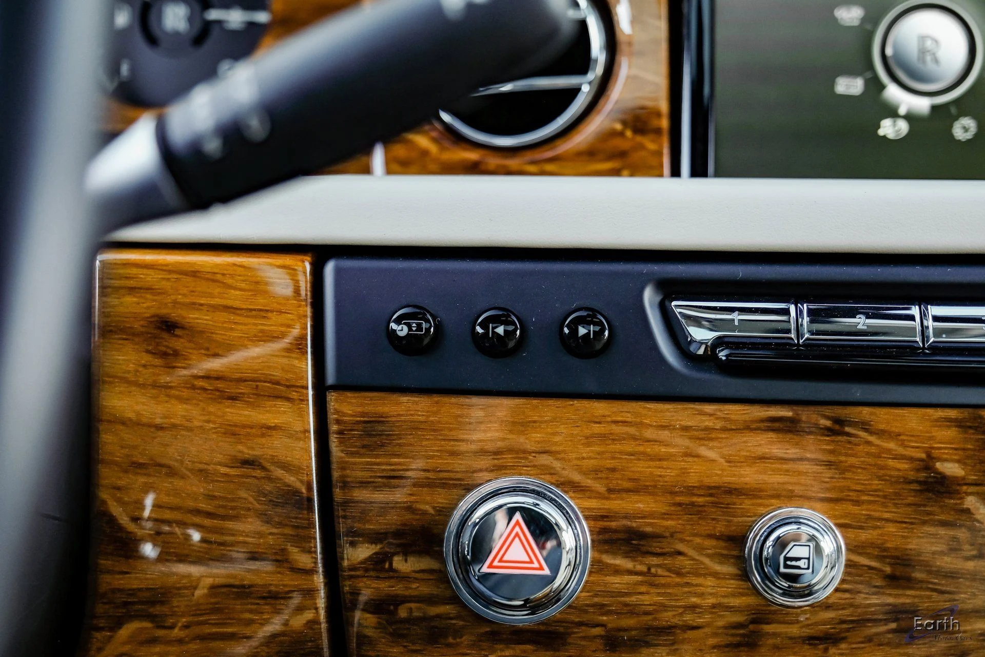 mph060_3228901302_efa964d75ba046a1263fa5c991f84368x_ef710e95e9