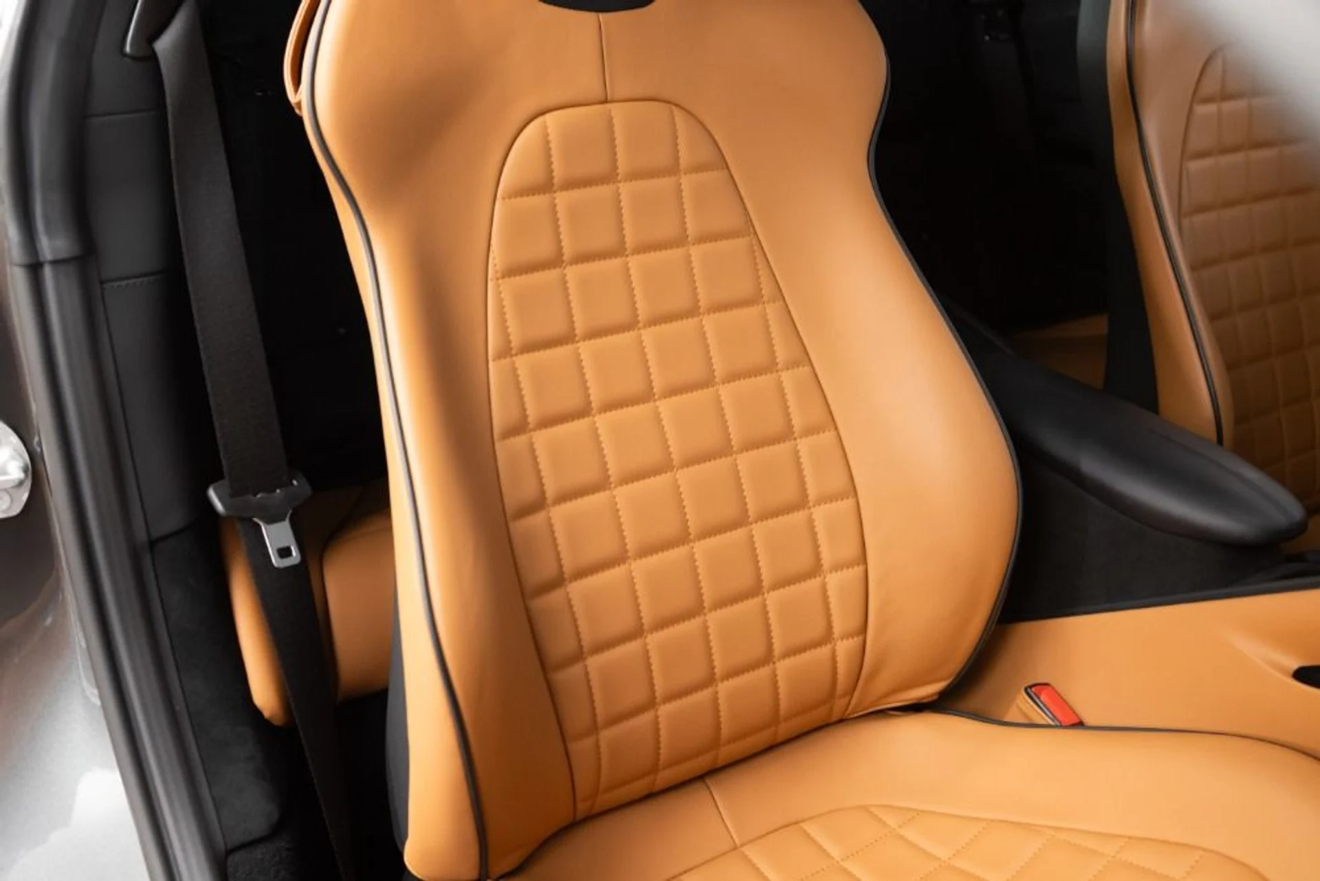 mph060_3246811342_Used_2023_Ferrari_Roma_cb267fd99f