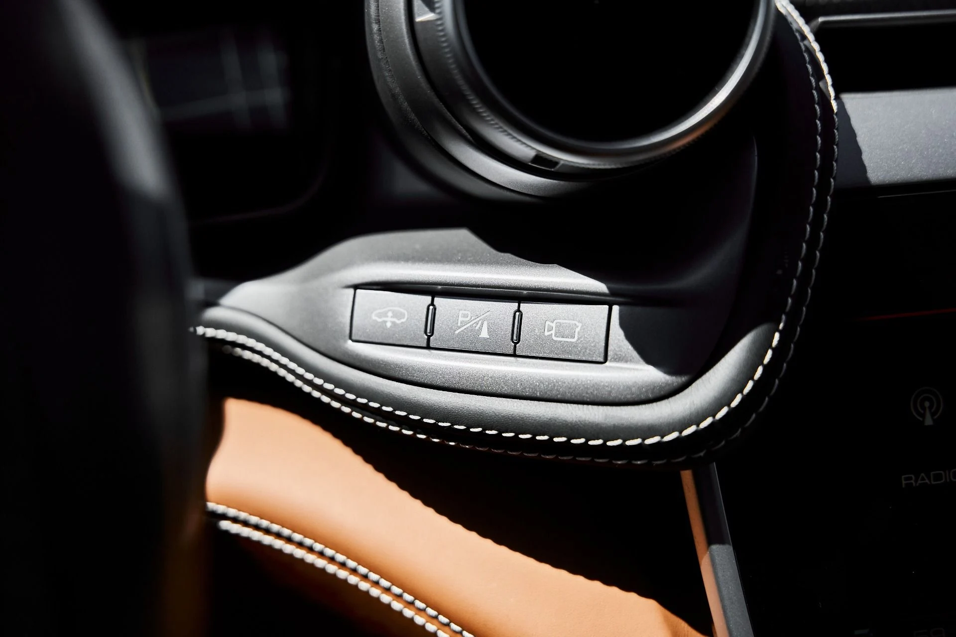 mph060_3251175594_Used_2018_Ferrari_GTC_4_Lusso_V12_1775612101_8270f72aa2