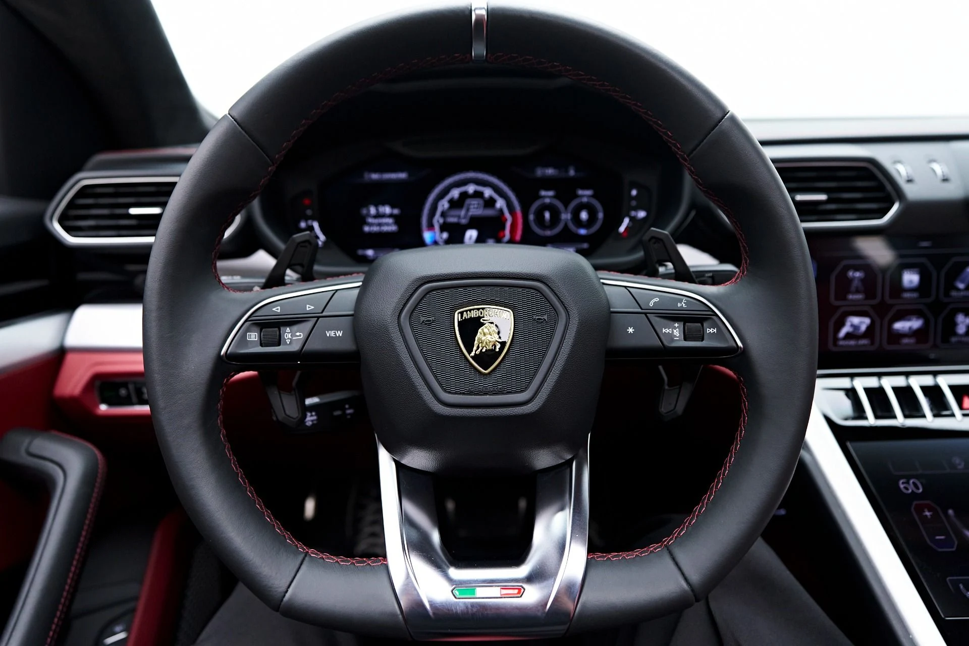 mph060_3255098689_Used_2020_Lamborghini_Urus_Base_1758905592_a72dc96e8e