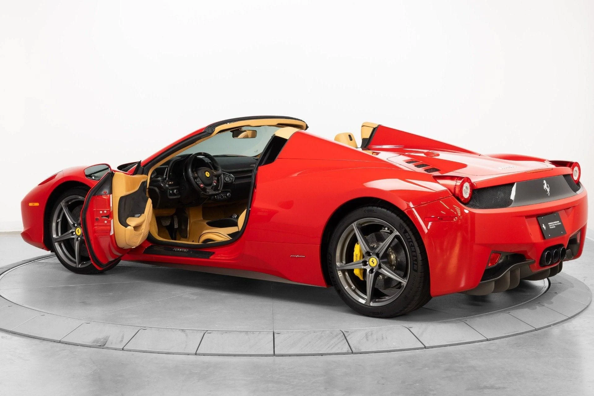 mph060_3266387449_Used_2013_Ferrari_458_Spider_1791380430_d9df89bdac