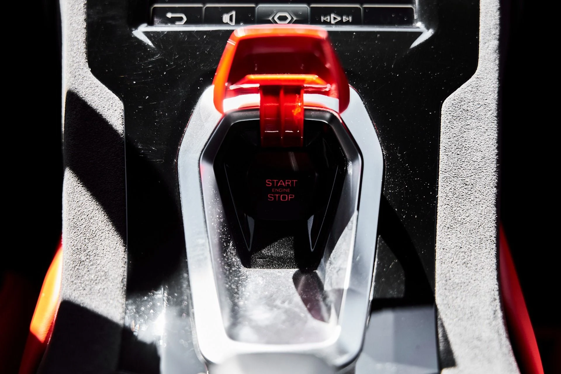 mph060_3272976613_Used_2023_Lamborghini_Huracan_Tecnica_Base_1776477160_9e18990b3c