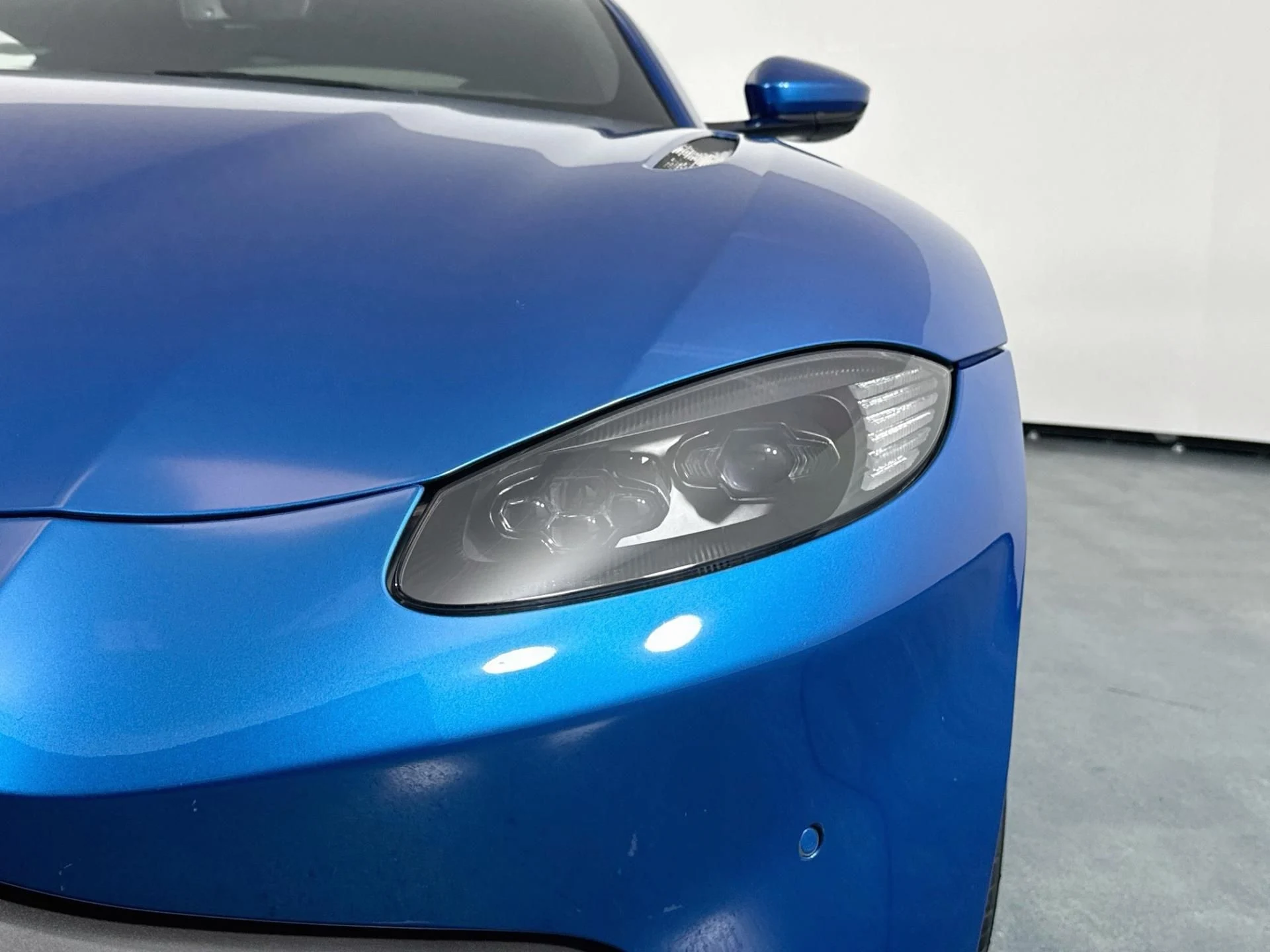 mph060_3297782273_Used_2020_Aston_Martin_Vantage_1791218656_2e6b14d4e6