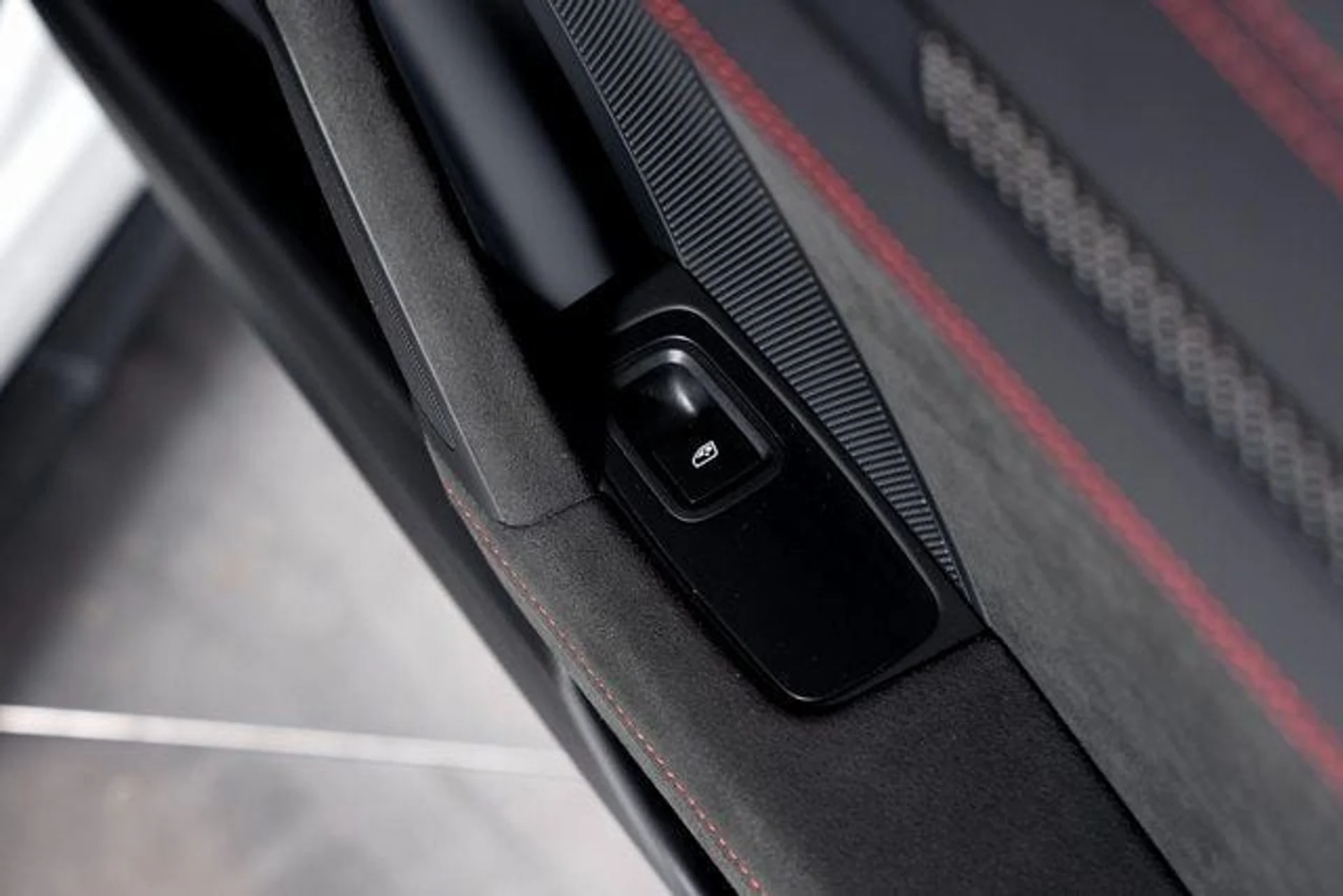 mph060_3370400665_03a327ef347b36d0f60293c57a9e02fdx_94557f8a67