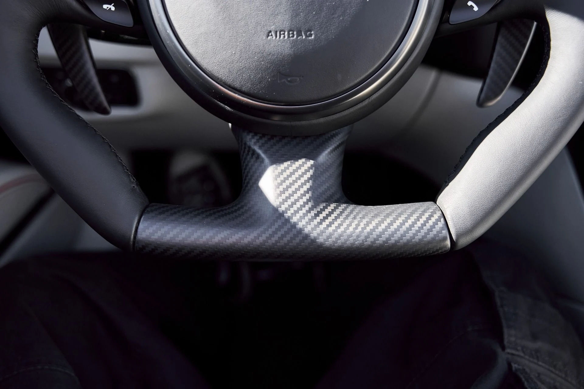 mph060_3385326118_Used_2023_Aston_Martin_DBS_Volante_1768877020_c85163c12f