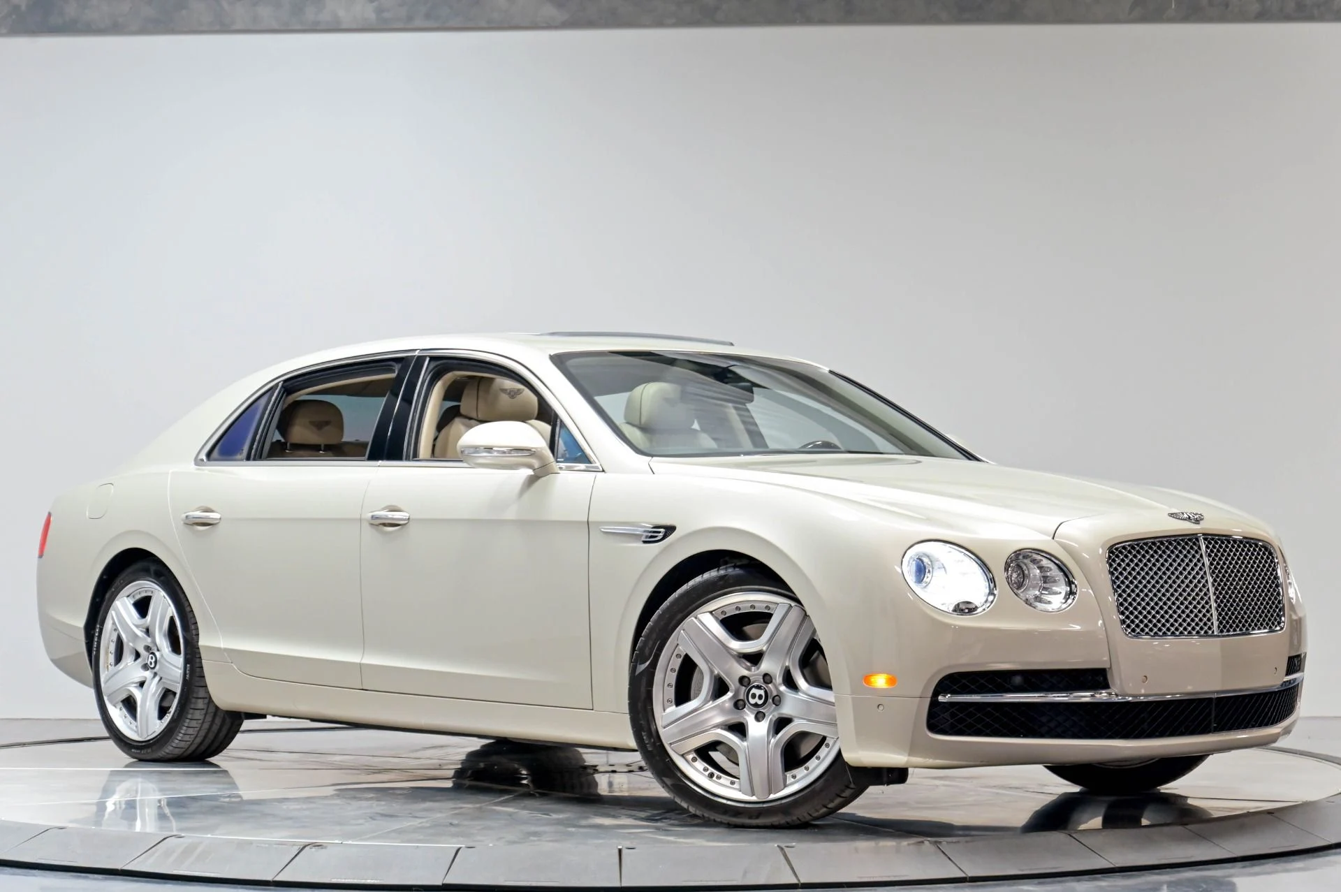 mph060_3396739112_Used_2015_Bentley_Flying_Spur_W12_1784214578_60d2d20d89