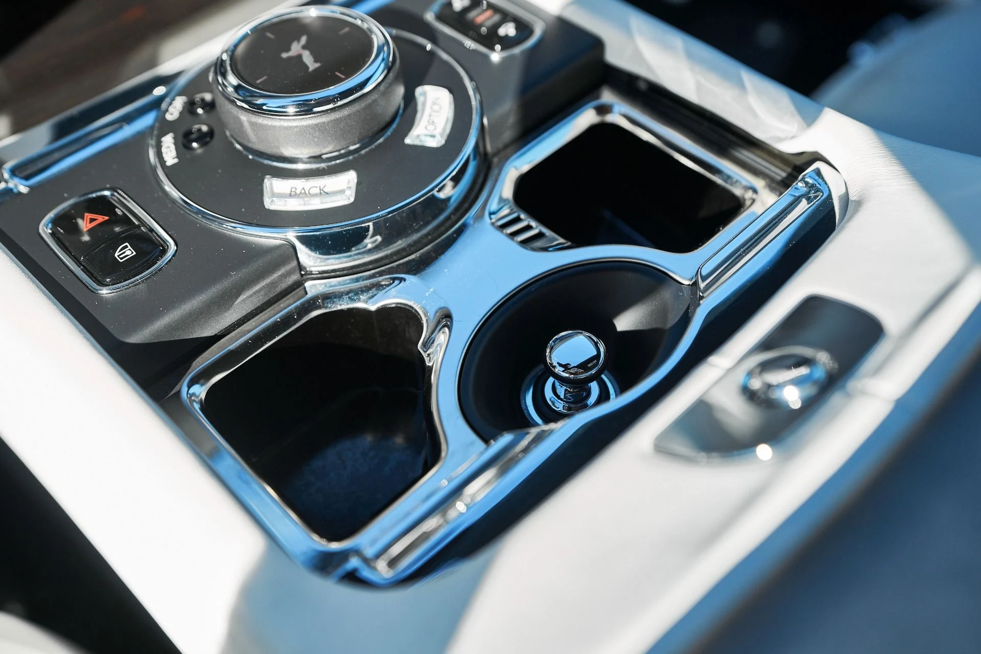 mph060_3418494729_Used_2020_Rolls_Royce_Wraith_Base_1762567813_64d7cfe7d3