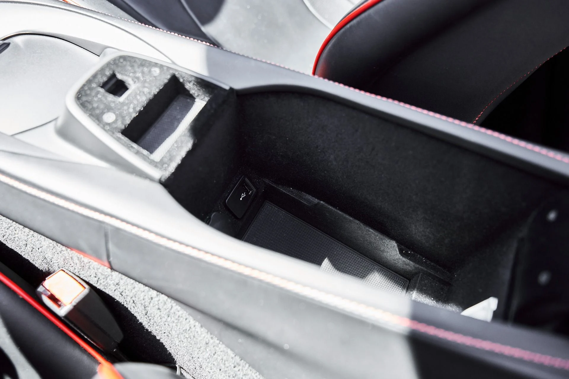 mph060_3423538084_Used_2020_Ferrari_Portofino_Base_1780622562_f0862fece0