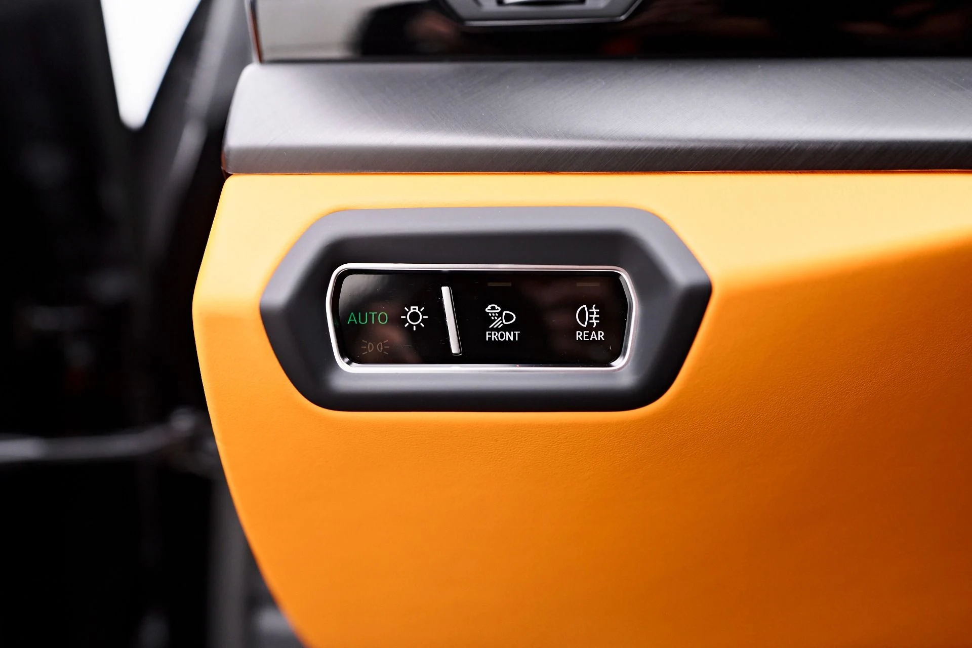 mph060_3444212086_Used_2024_Lamborghini_Urus_S_1759191707_950ed08432
