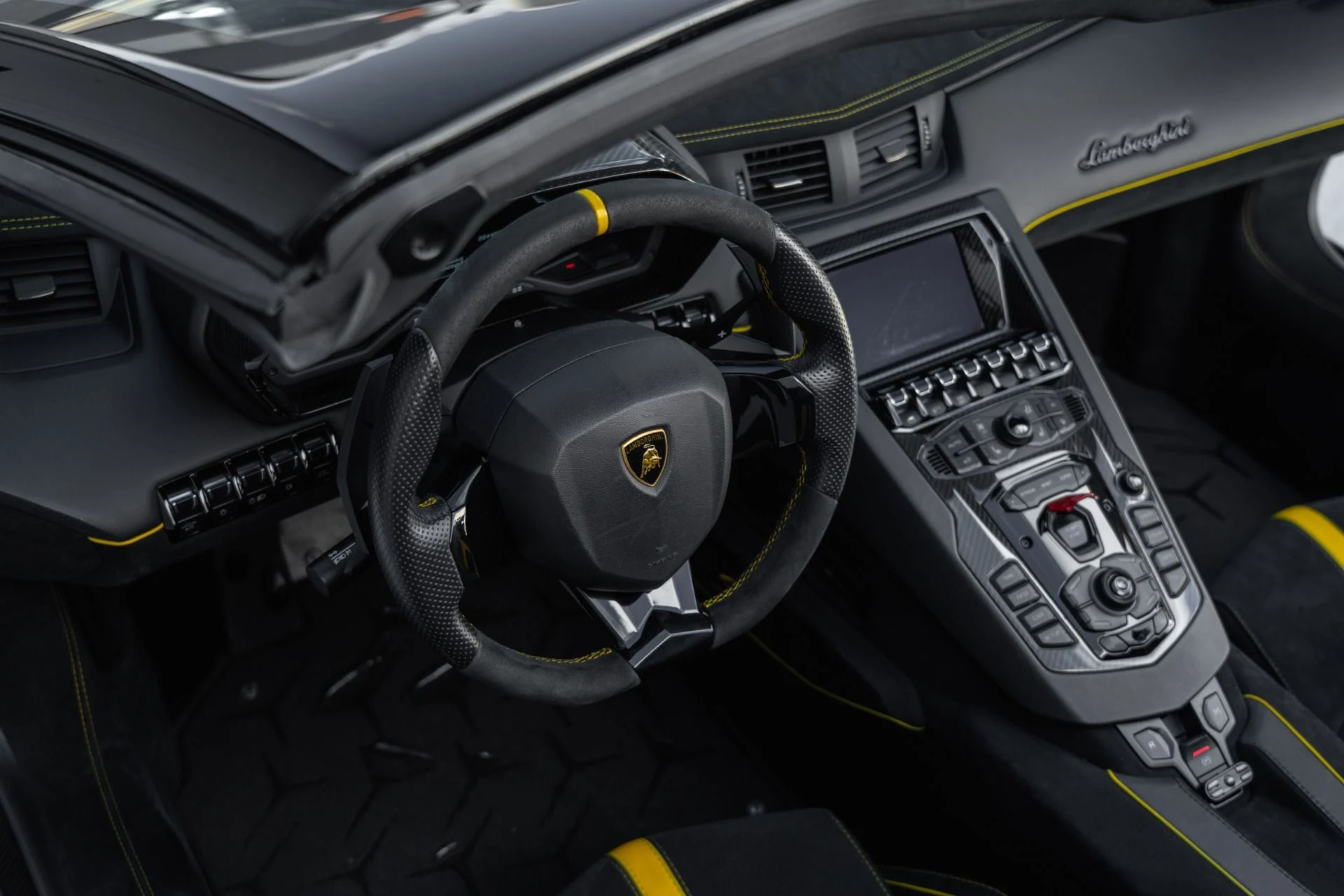 mph060_3478435022_Used_2016_Lamborghini_Aventador_LP_750_4_SV_1759528221_f7d1bb9fe6