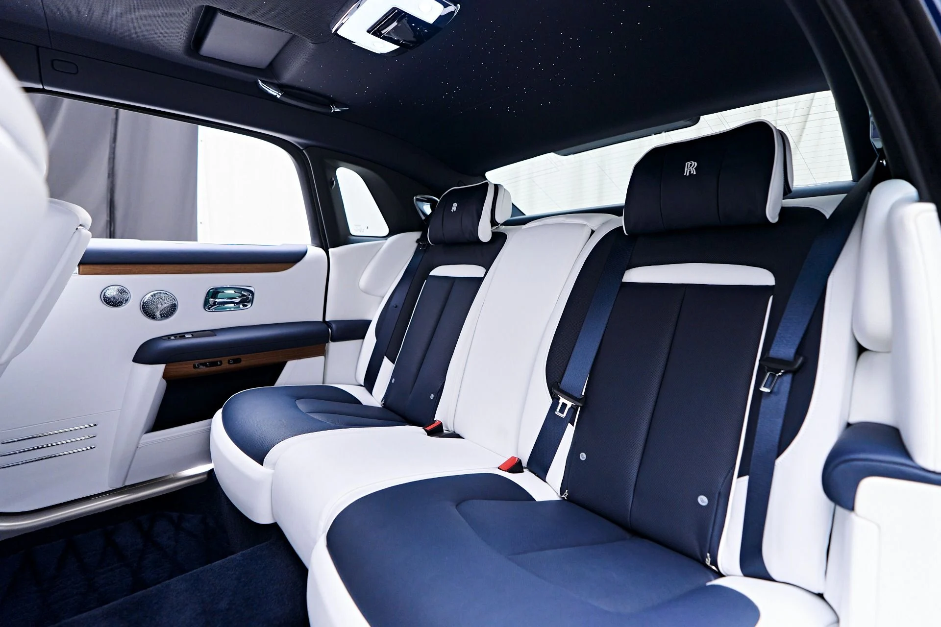 mph060_3511548975_Used_2023_Rolls_Royce_Ghost_1755200436_f822c9642c