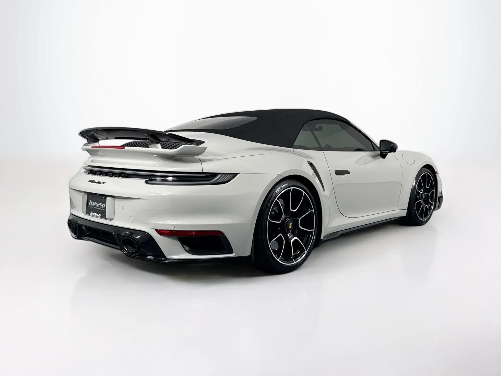 mph060_3528758683_Used_2025_Porsche_911_Turbo_S_1785281671_5dfc8200ba