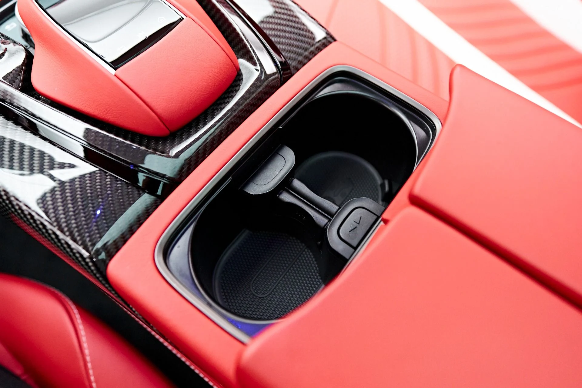 mph060_3574998067_Used_2023_Aston_Martin_DBX_707_1711214663_a74f13fc94