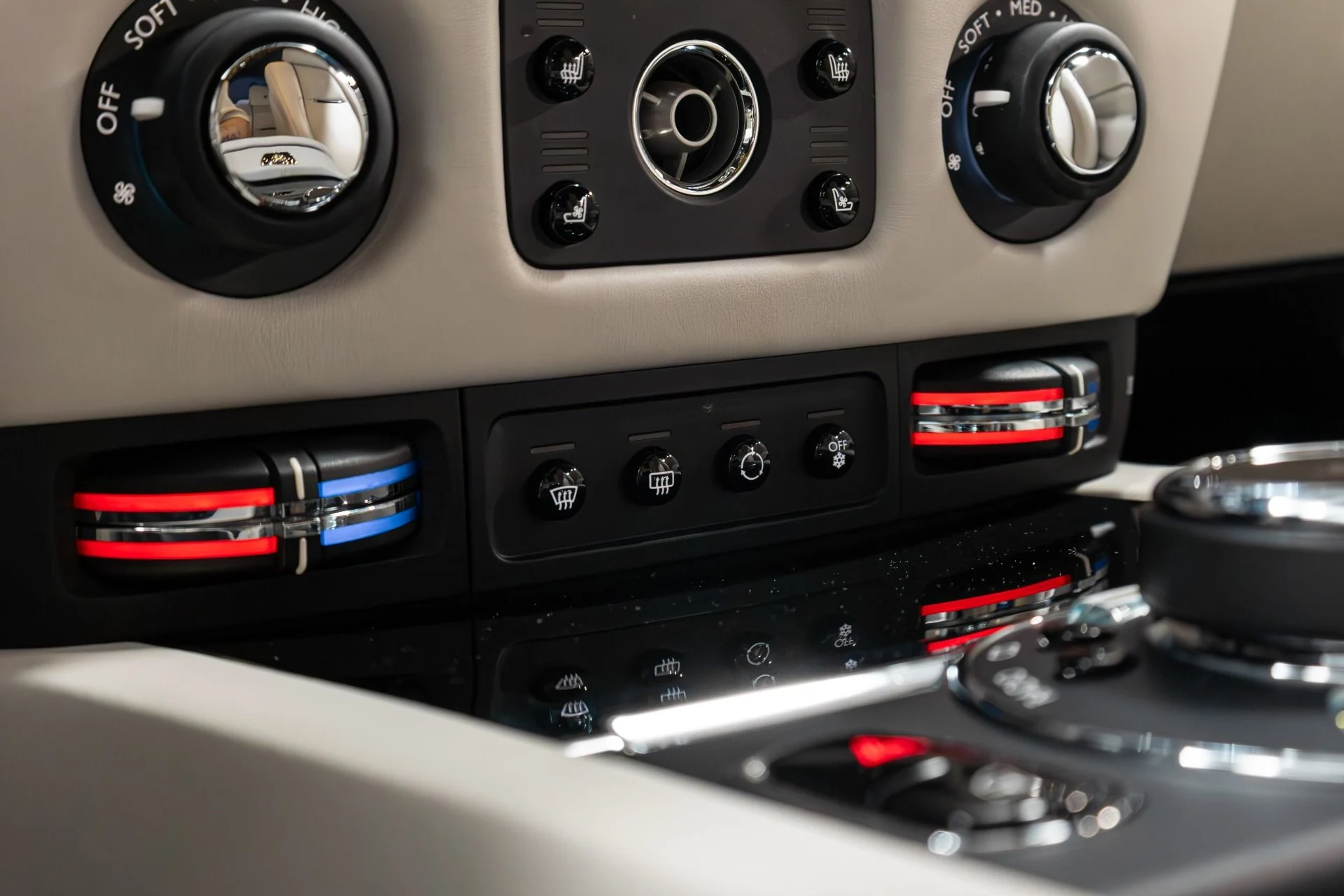 mph060_3580282252_Used_2016_Rolls_Royce_Wraith_1765322515_385c8830de