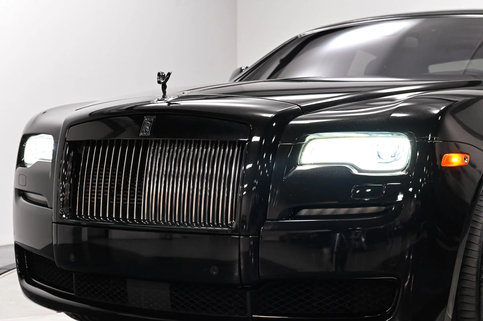 mph060_3582287931_Used_2017_Rolls_Royce_Ghost_Base_1792796263_944450cc2f