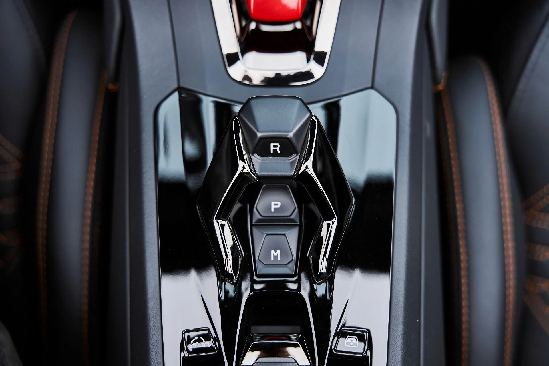 mph060_3587397984_Used_2023_Lamborghini_Huracan_EVO_Base_1775006733_da5b3e9c22