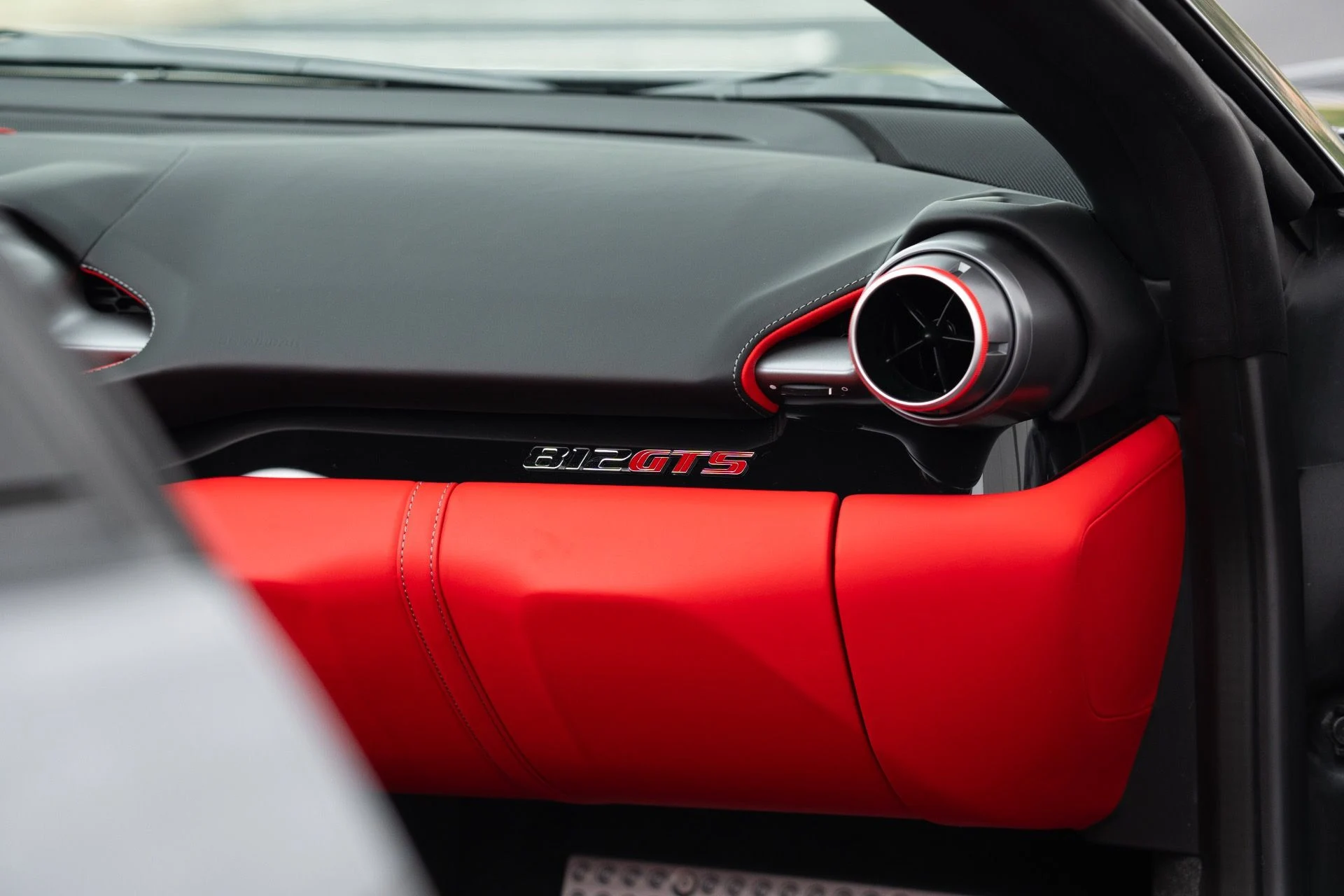 mph060_3596048442_Used_2022_Ferrari_812_GTS_1768275128_d18027f3ed