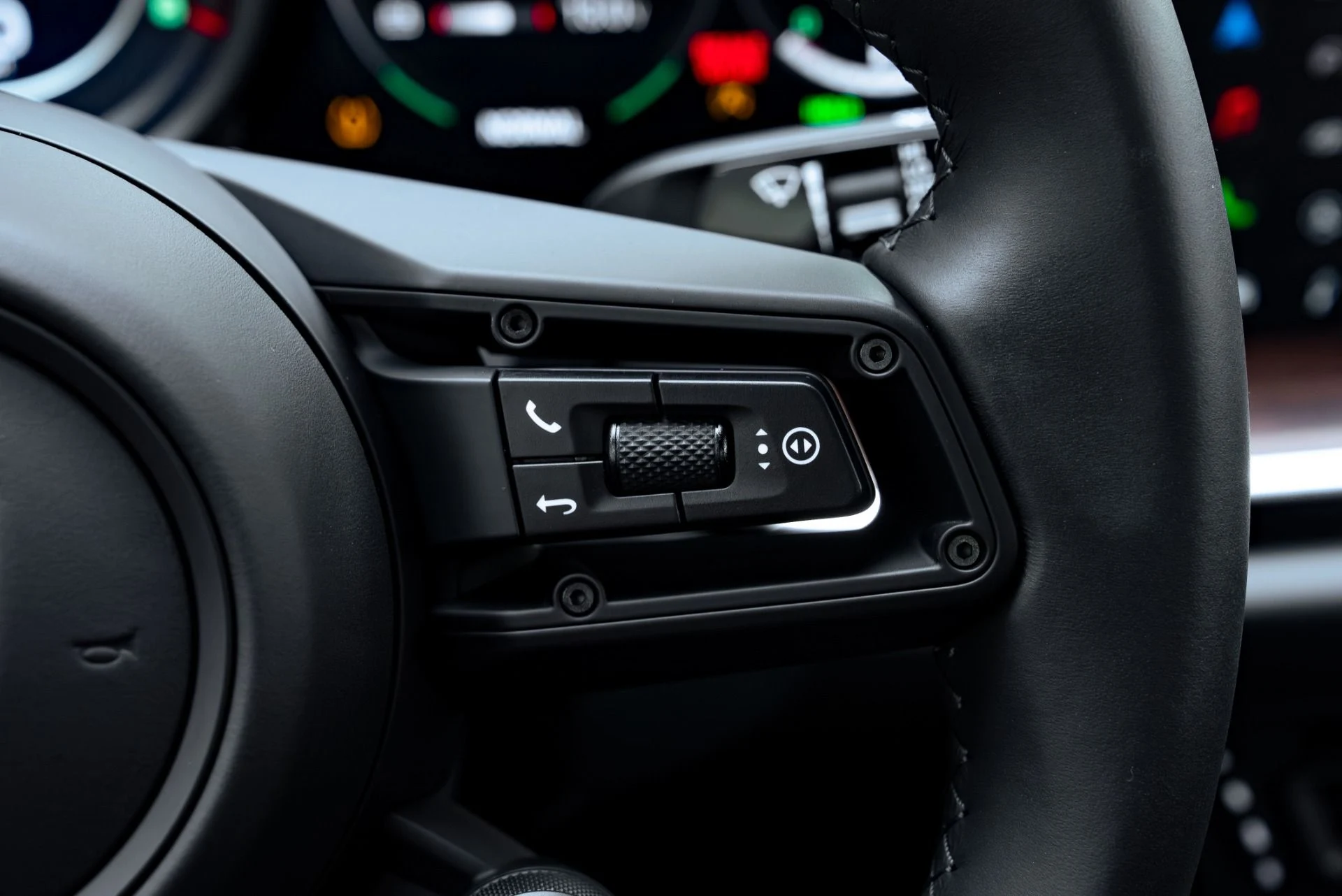 mph060_3598777918_Used_2023_Porsche_911_Sport_Classic_1776441930_43a8b3f8a0