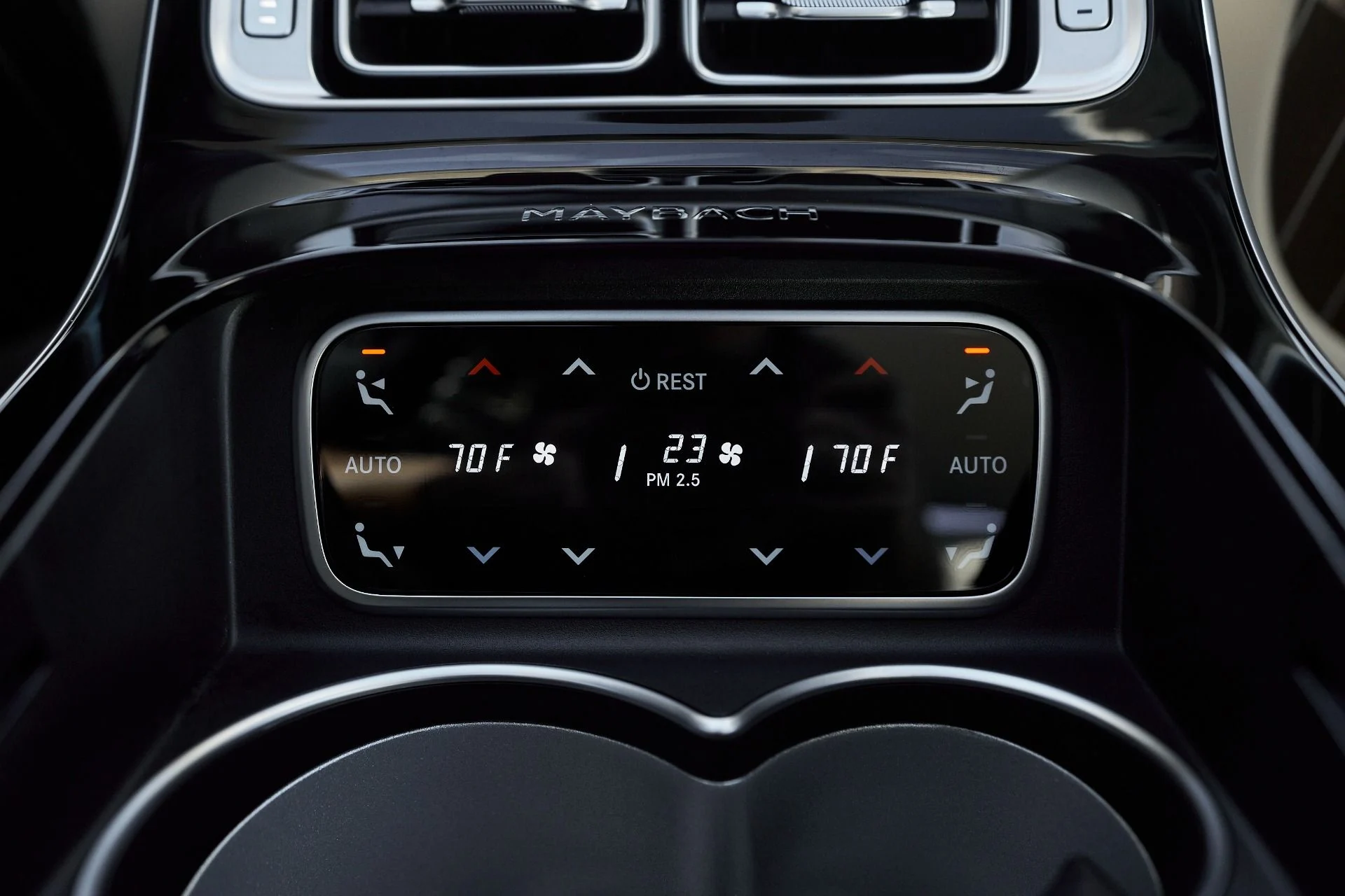 mph060_3608594298_Used_2025_Mercedes_Benz_S_Class_Maybach_S_680_1761611140_754a052607