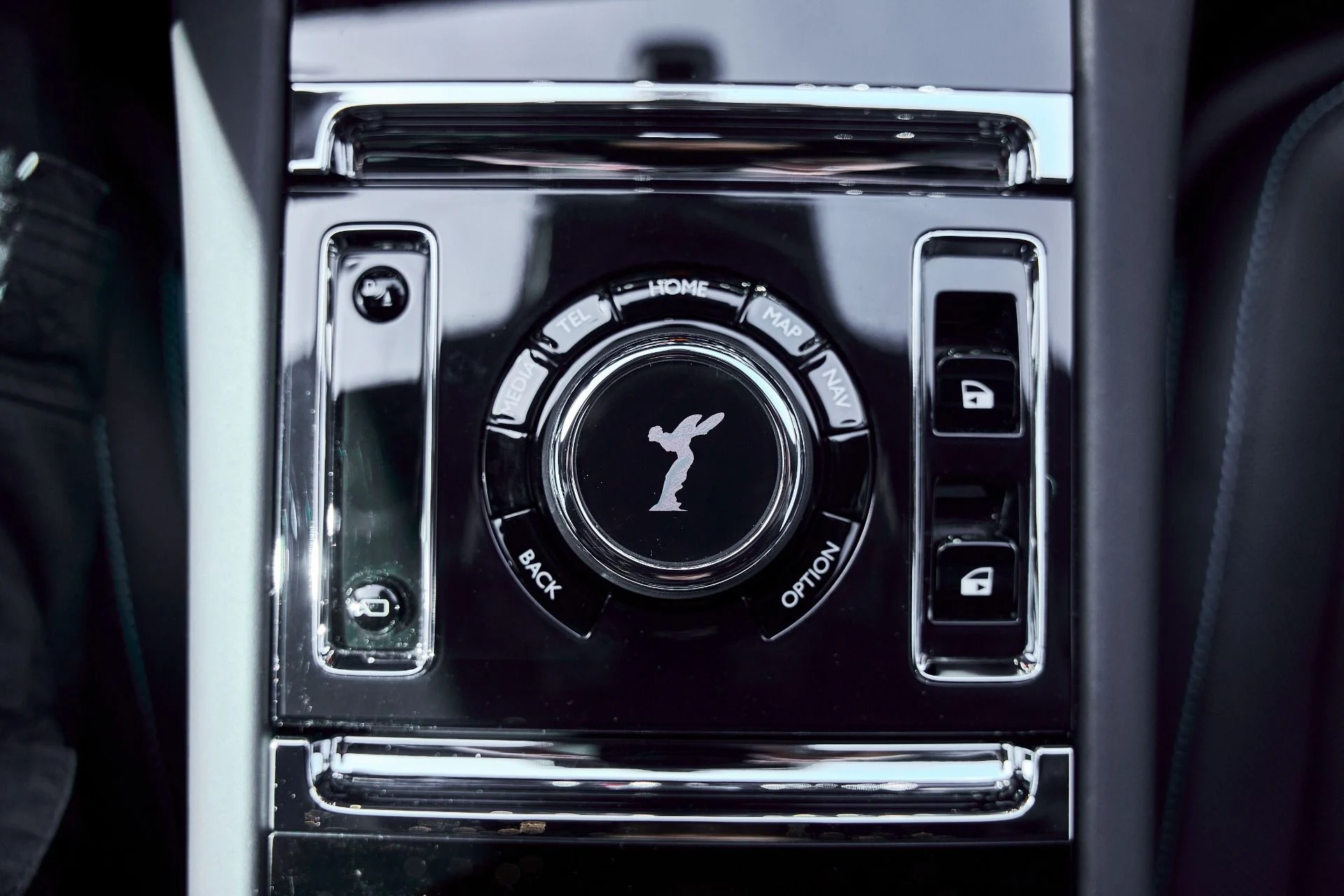 mph060_3653156616_Used_2025_Rolls_Royce_Spectre_Base_1771642482_d35d758758