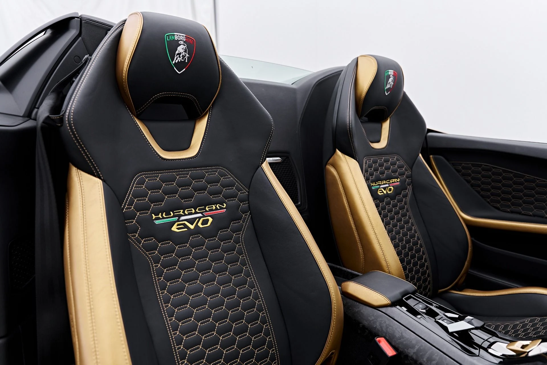 mph060_3668577674_Used_2022_Lamborghini_Huracan_EVO_Base_1791315962_89fc4ec6f7