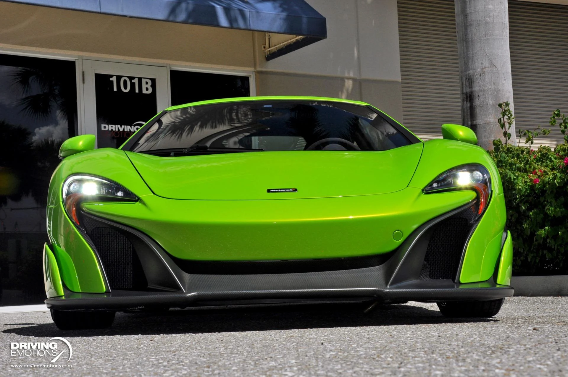 mph060_3672118098_855_p61_l_c02f50ed6e